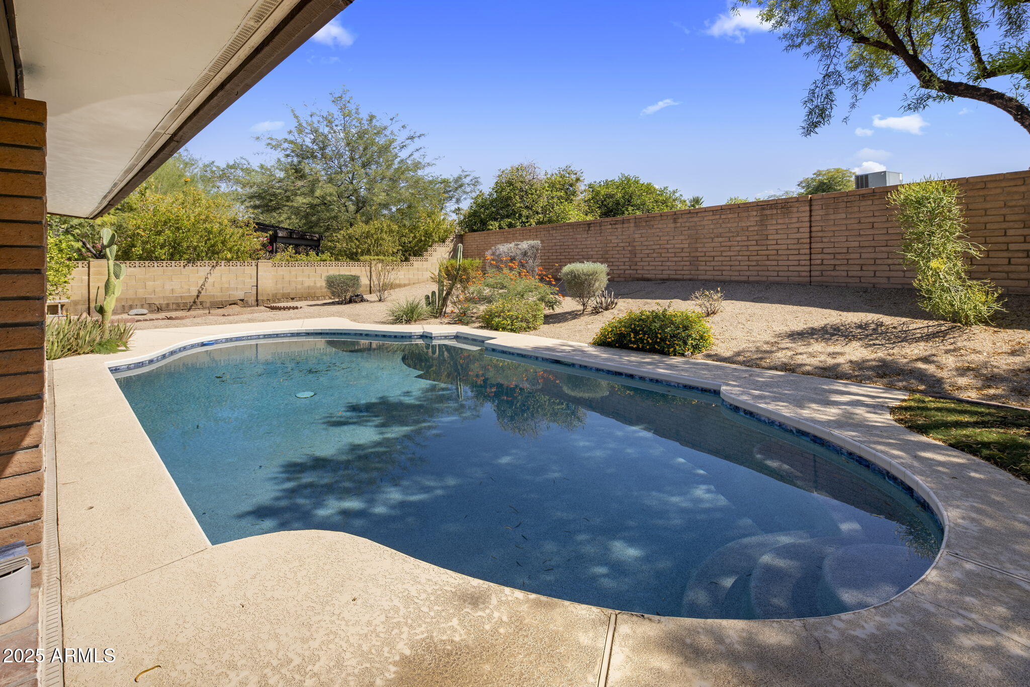 2901 E LAS ROCAS Drive