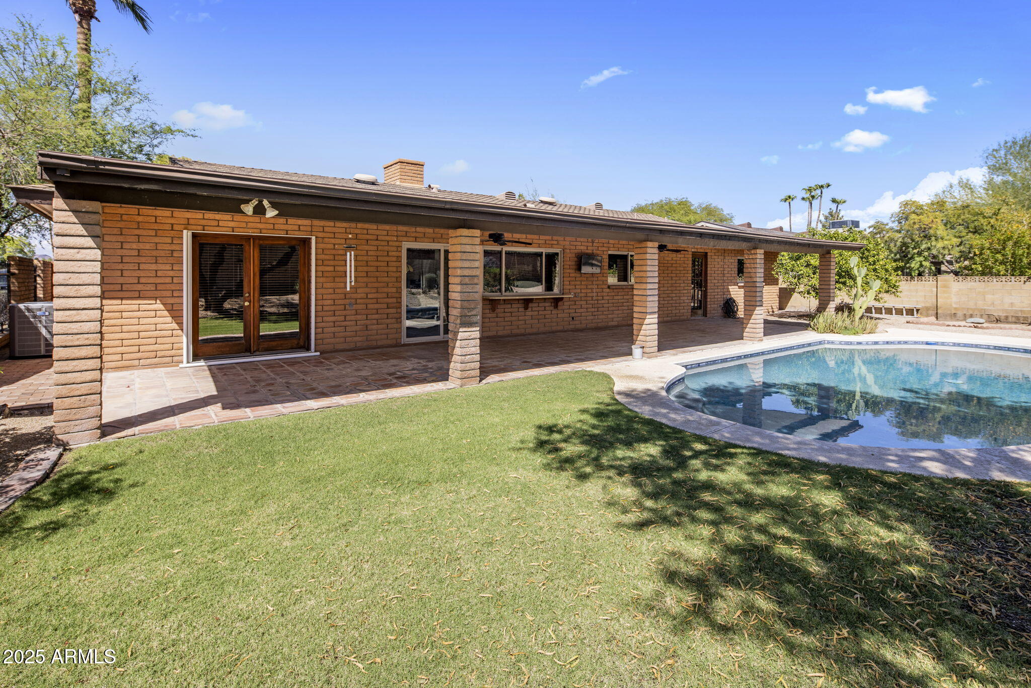2901 E LAS ROCAS Drive