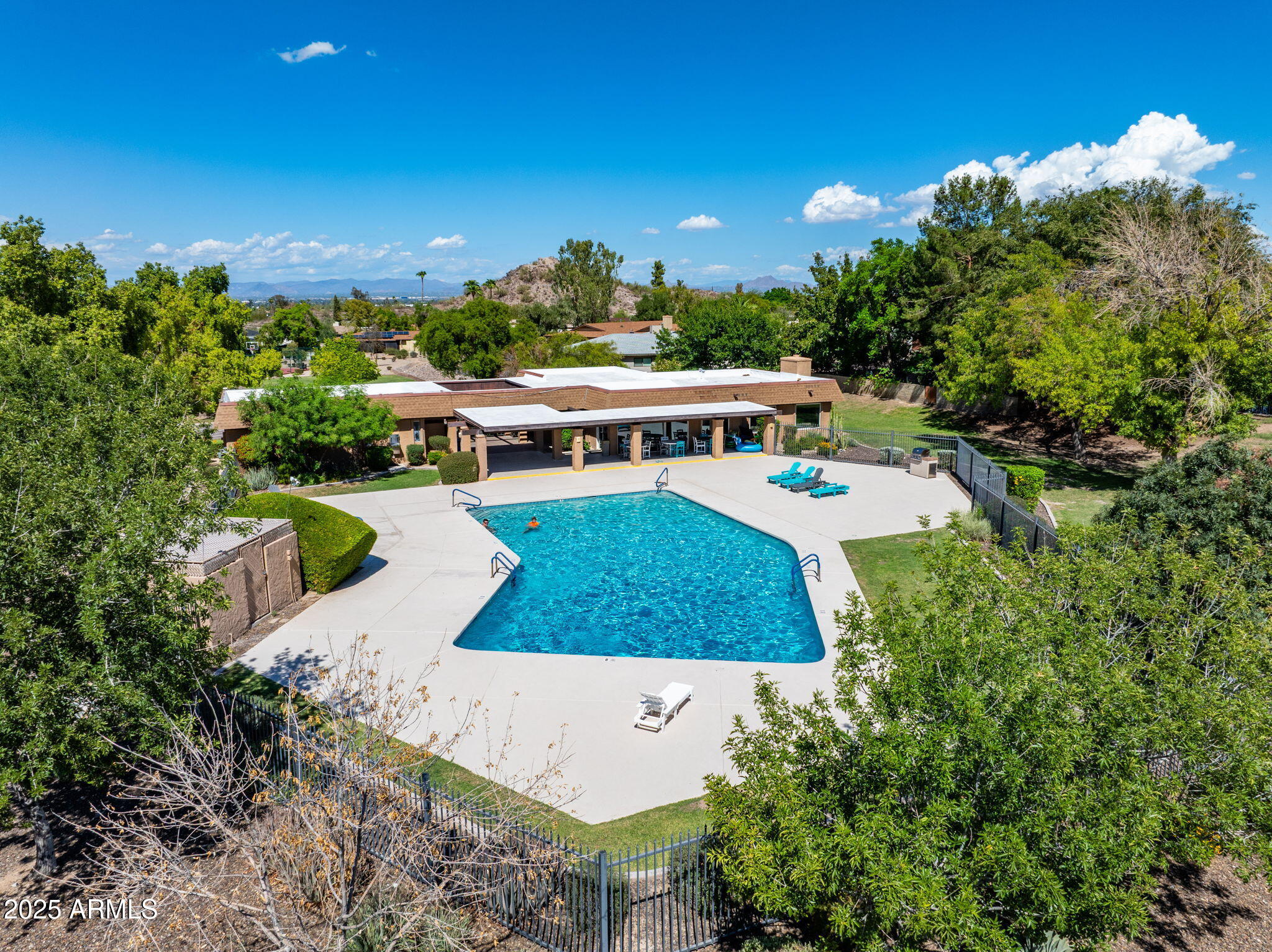 2901 E LAS ROCAS Drive