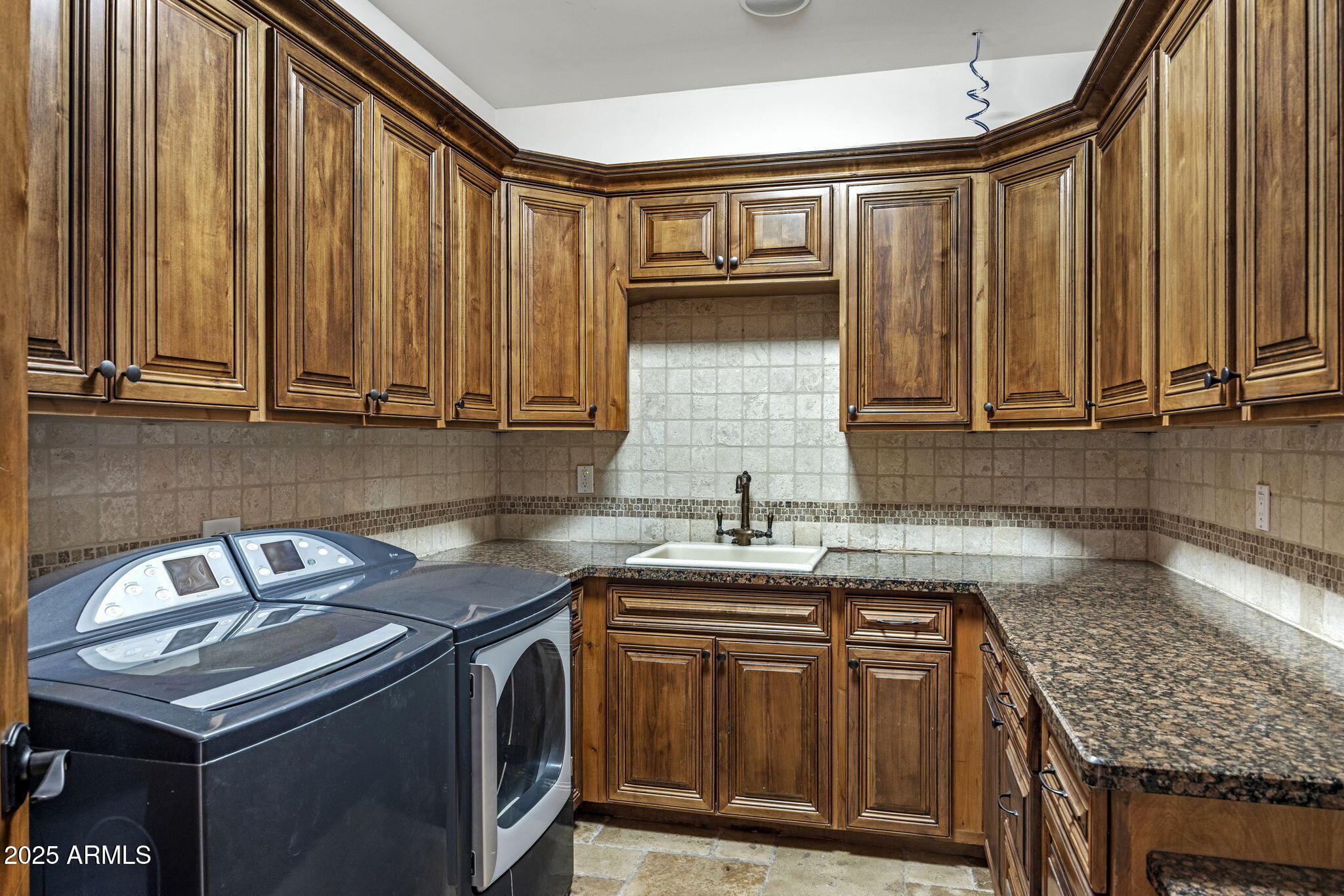 9222 E RIMROCK Drive