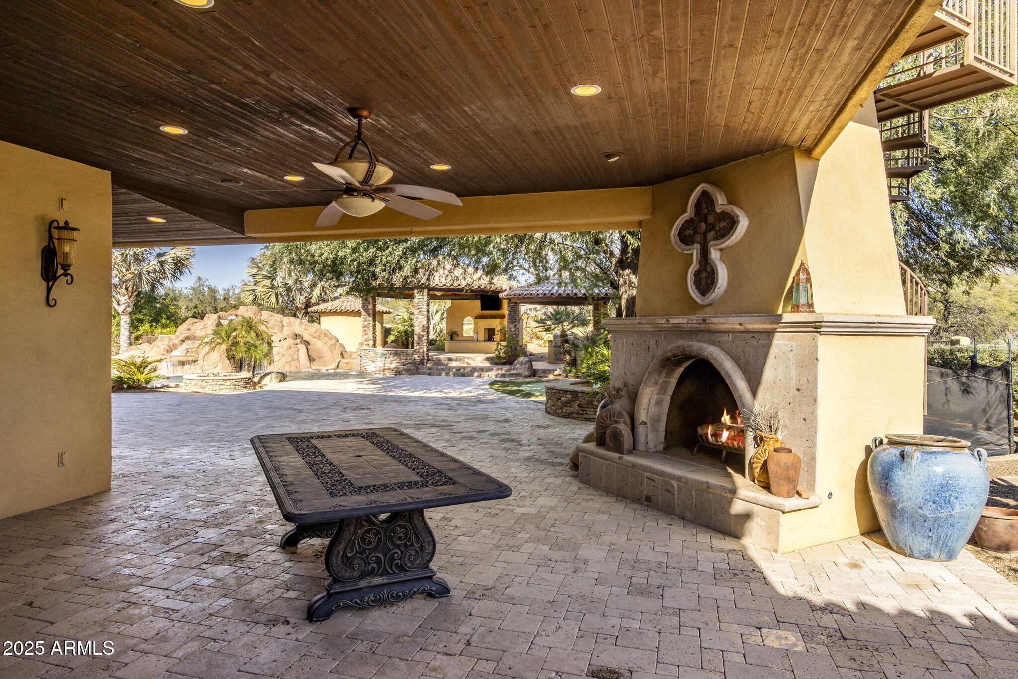 9222 E RIMROCK Drive