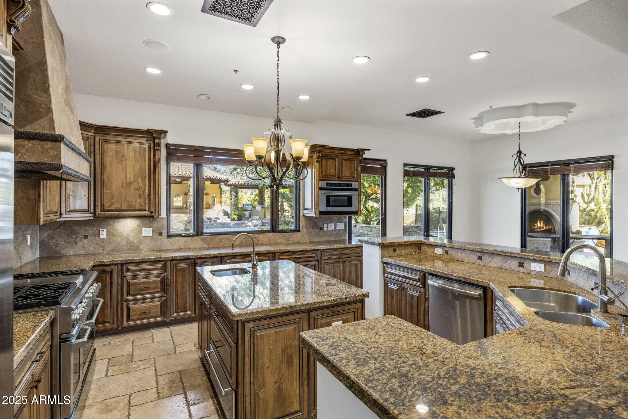 9222 E RIMROCK Drive