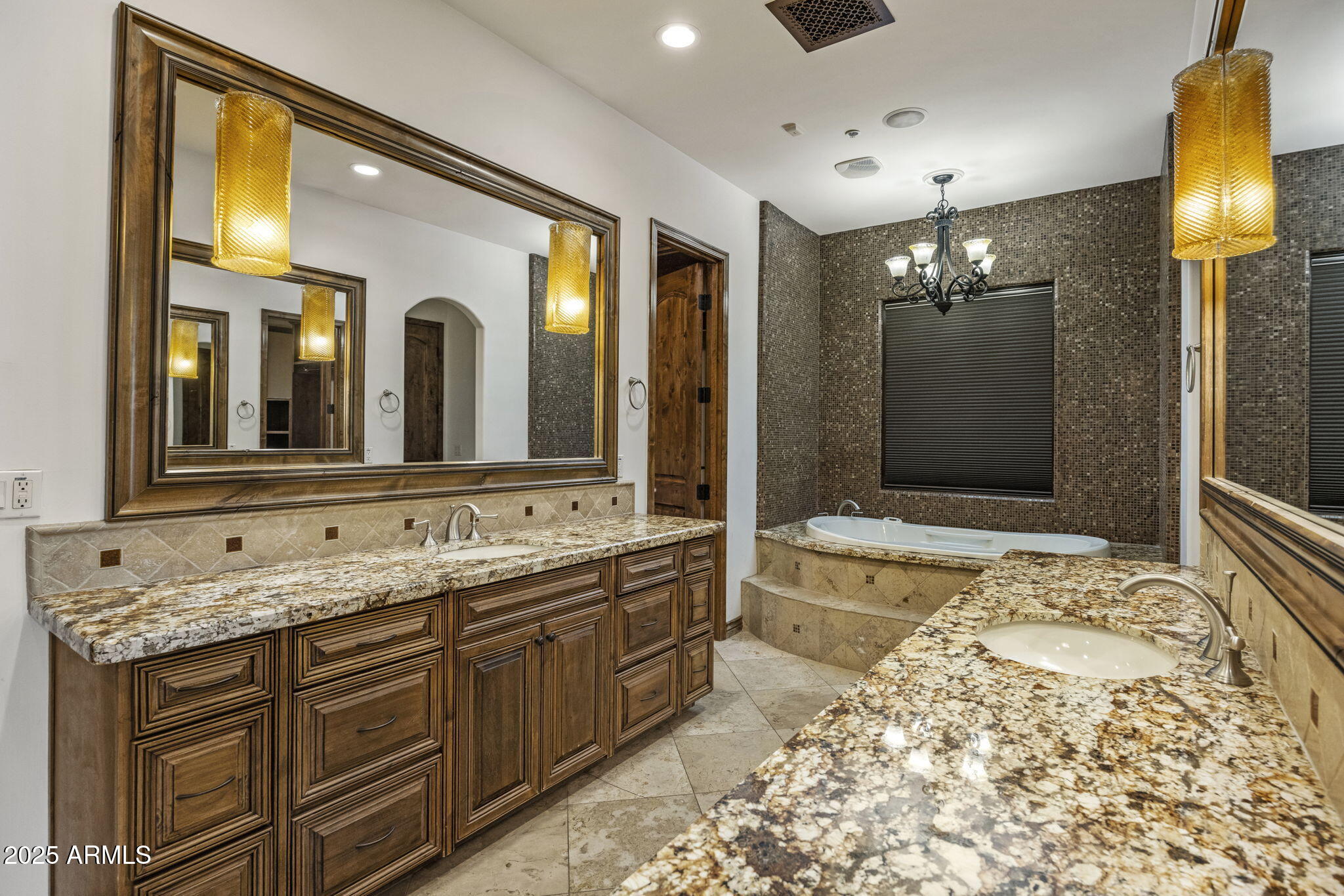 9222 E RIMROCK Drive