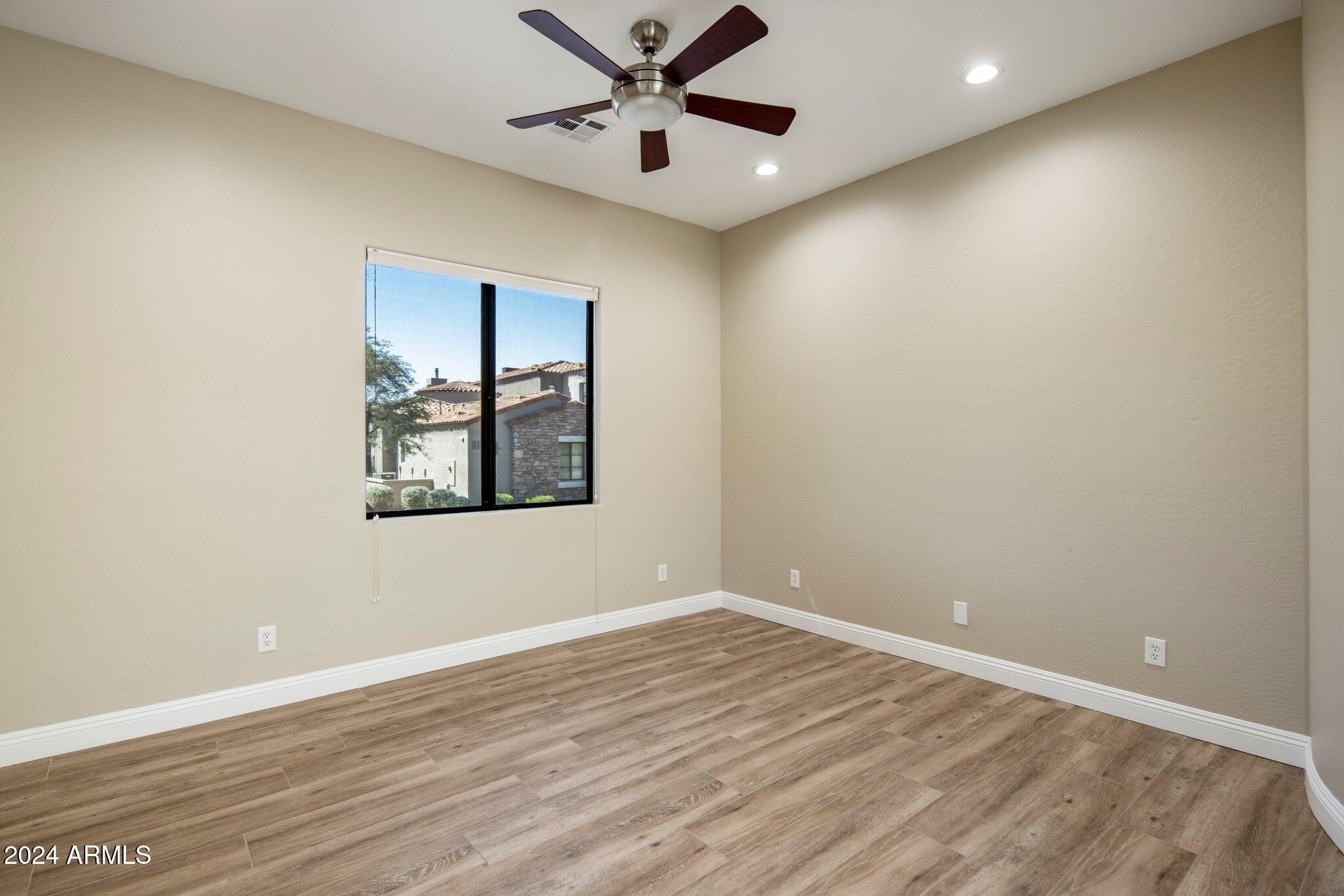 19550 N GRAYHAWK Drive 1084