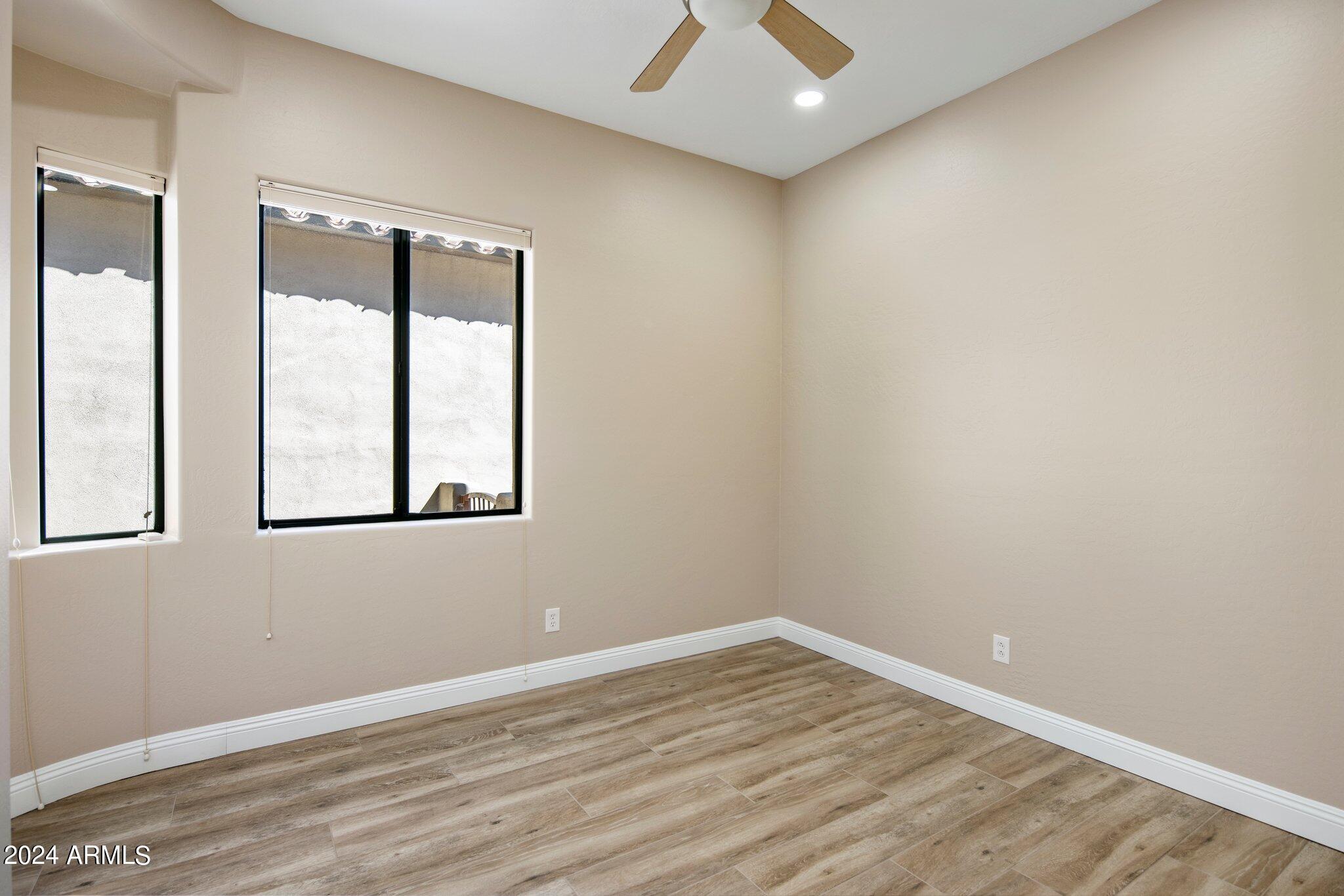 19550 N GRAYHAWK Drive 1084