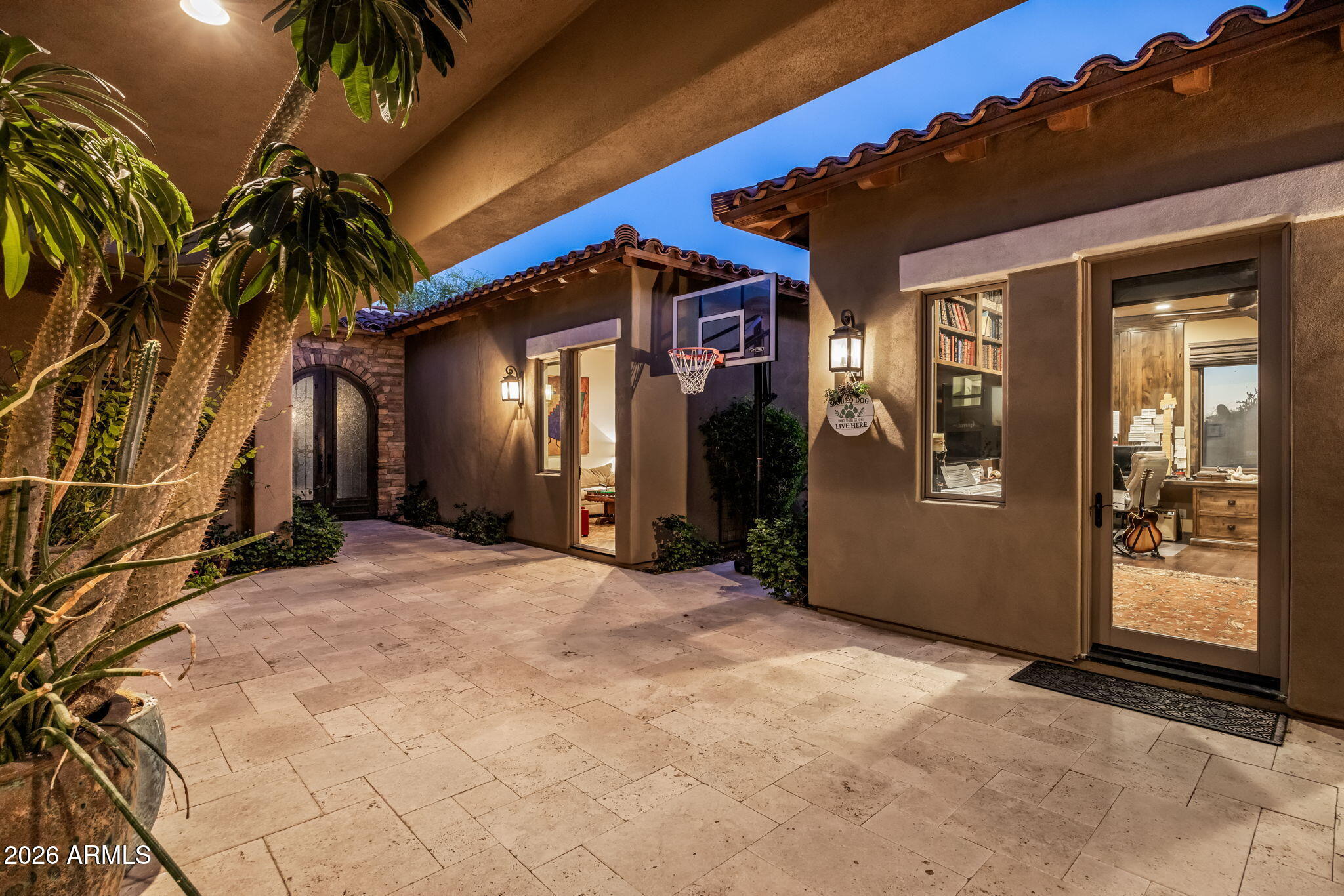 7592 E Camino Salida Del Sol