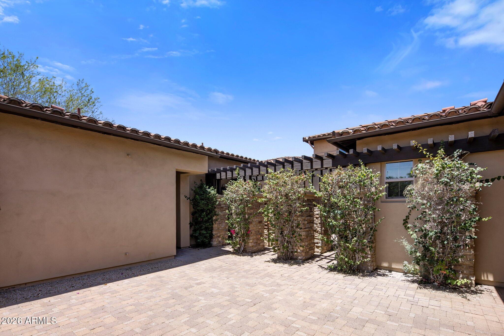 8184 E Wingspan Way