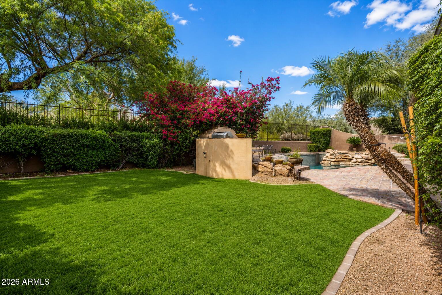 9572 E Mountain Spring Road