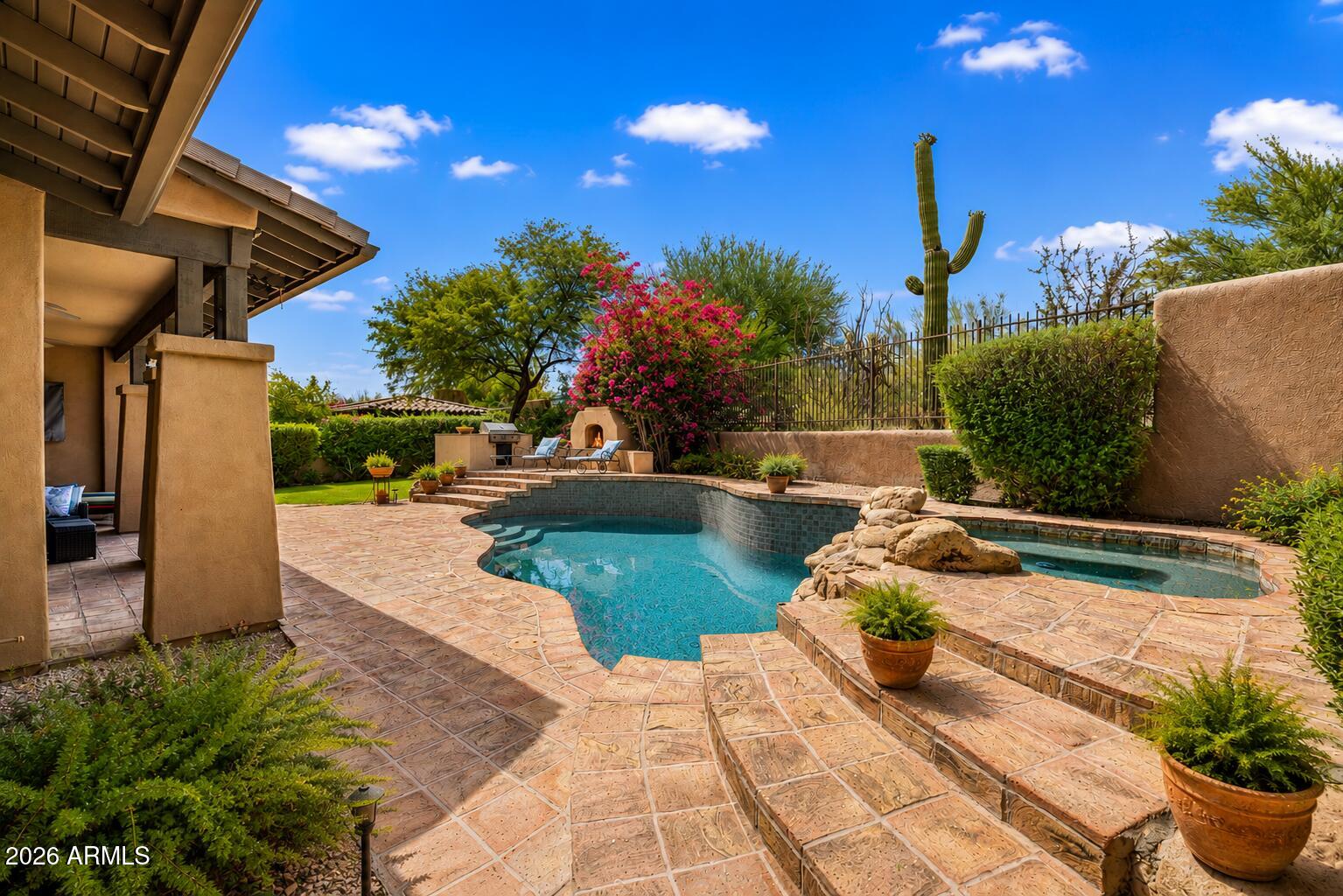 9572 E Mountain Spring Road