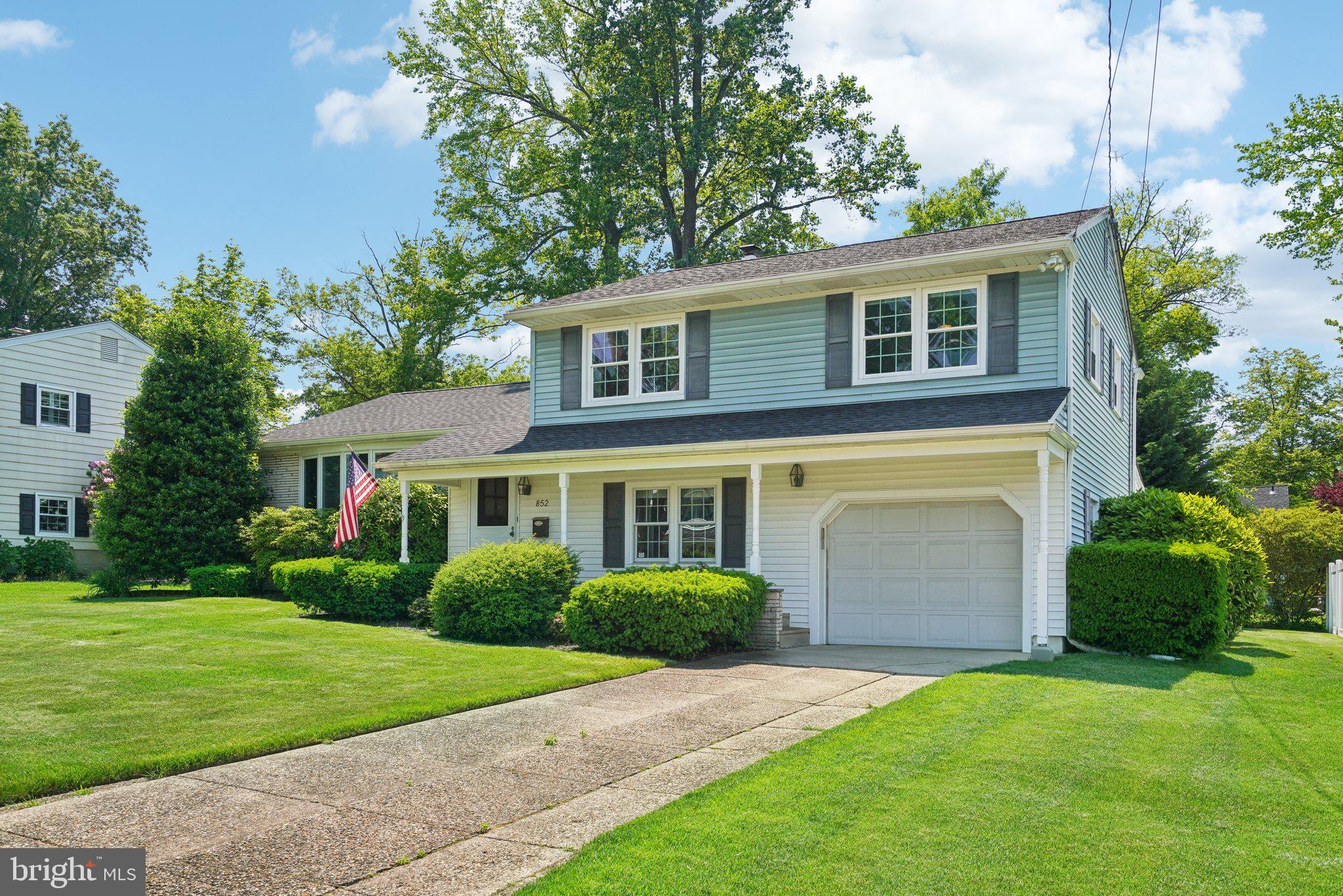 852 Wayside Ln