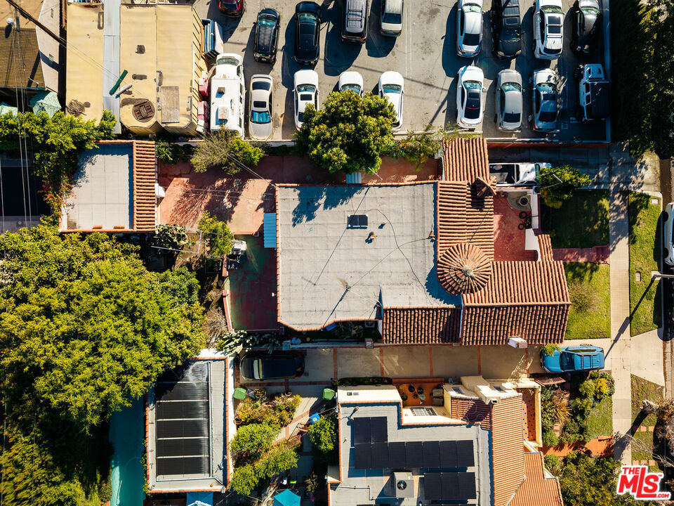 138 S La Jolla Avenue