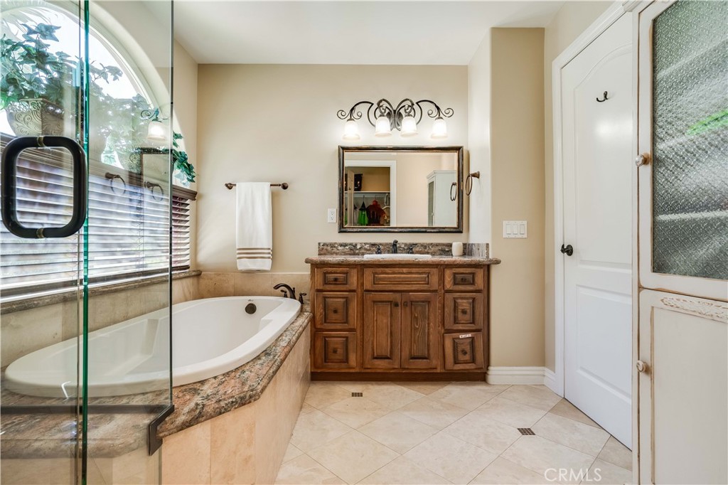 21460 Arapahoe Trail