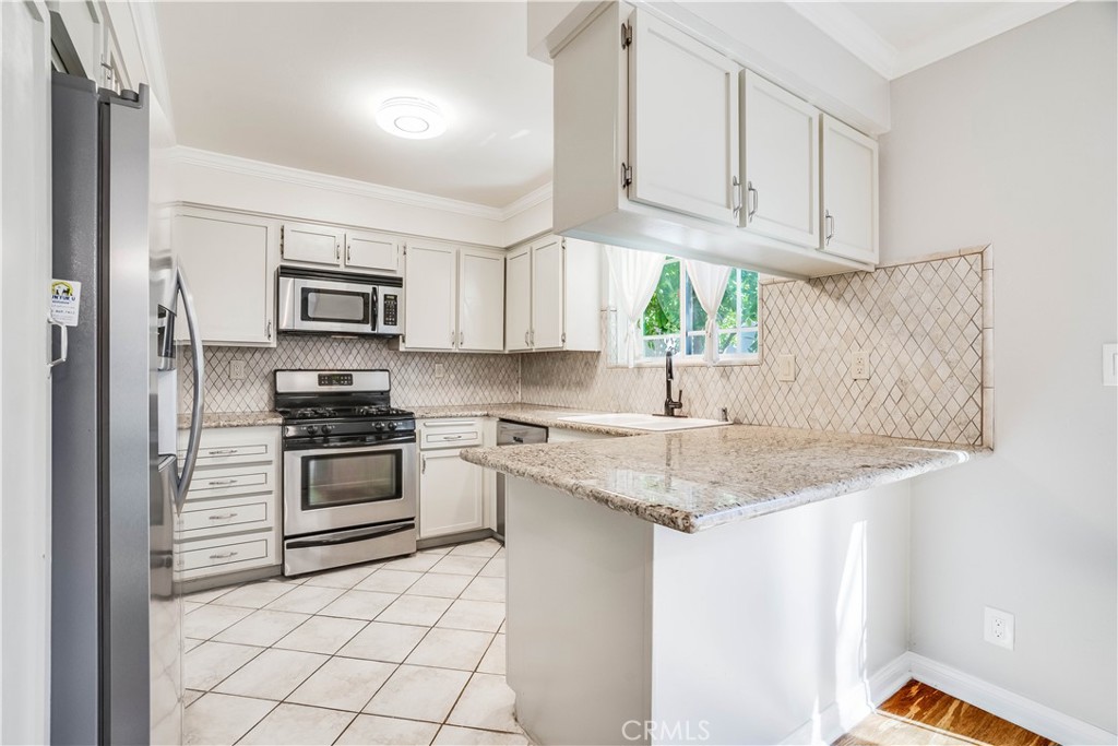 10220 Zelzah Avenue 3