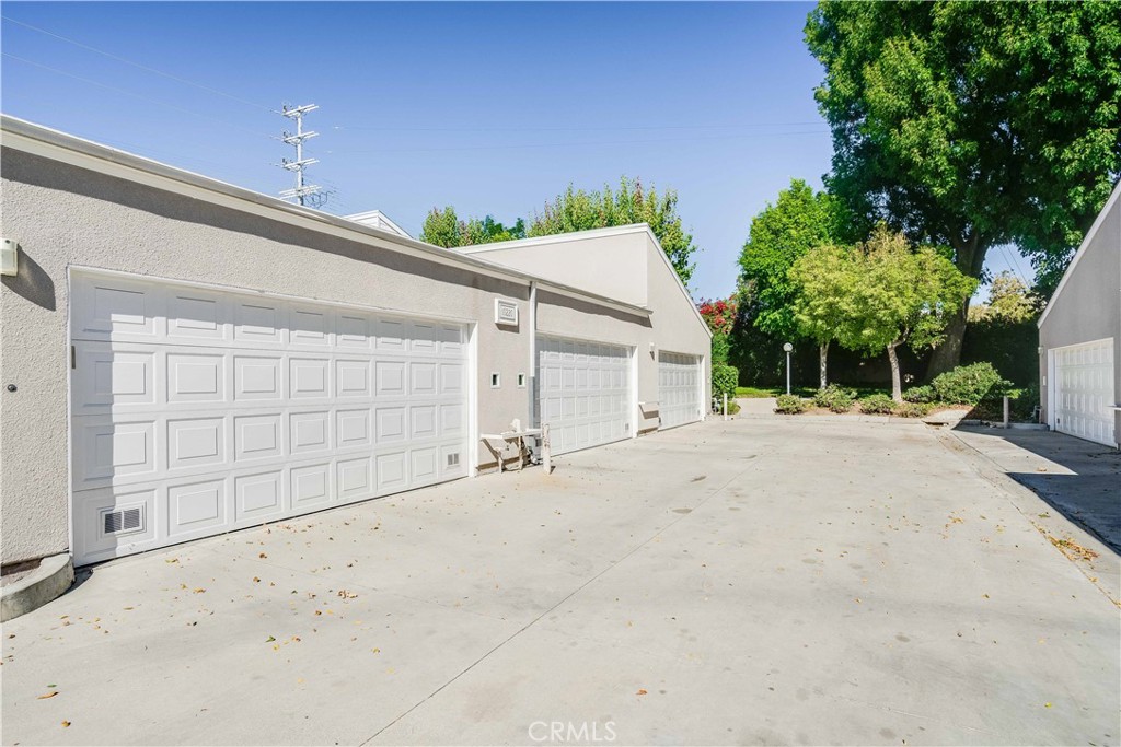 10220 Zelzah Avenue 3