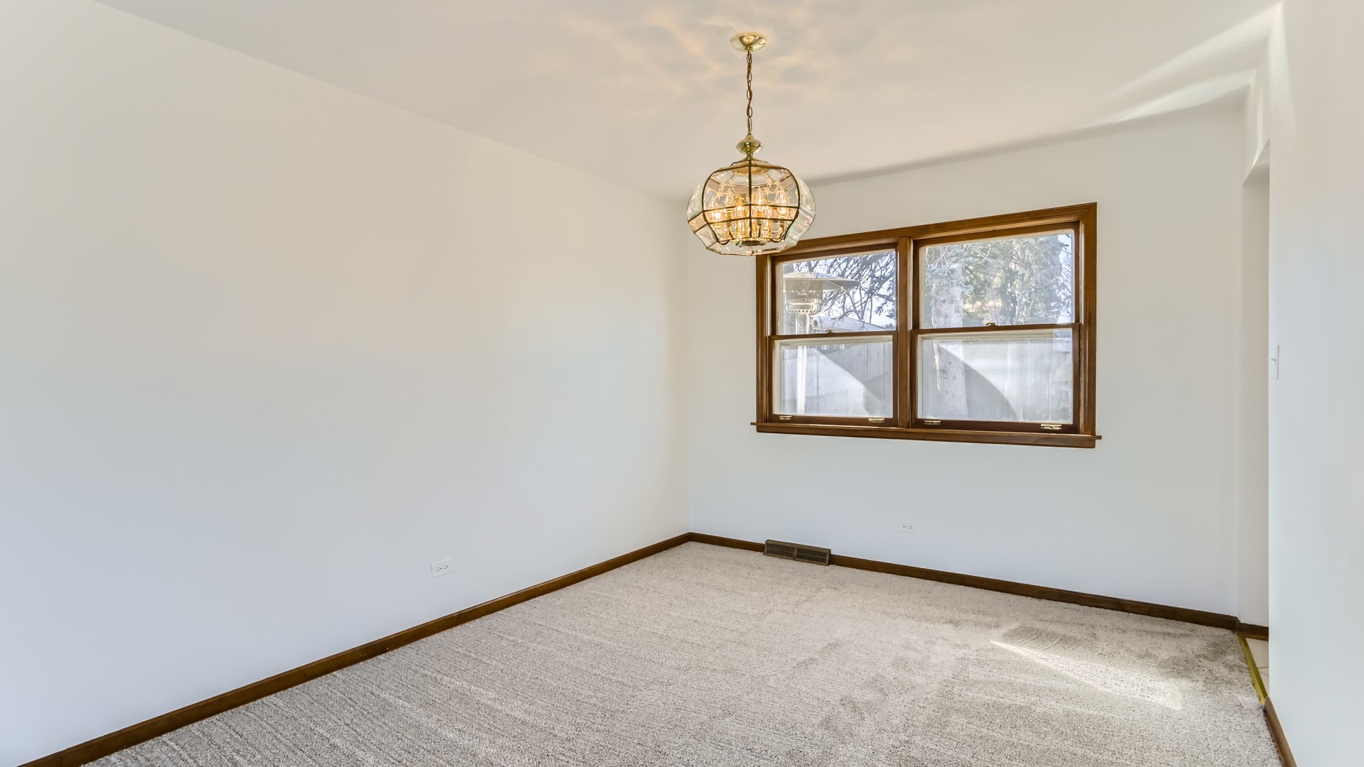 826 W Heritage Drive