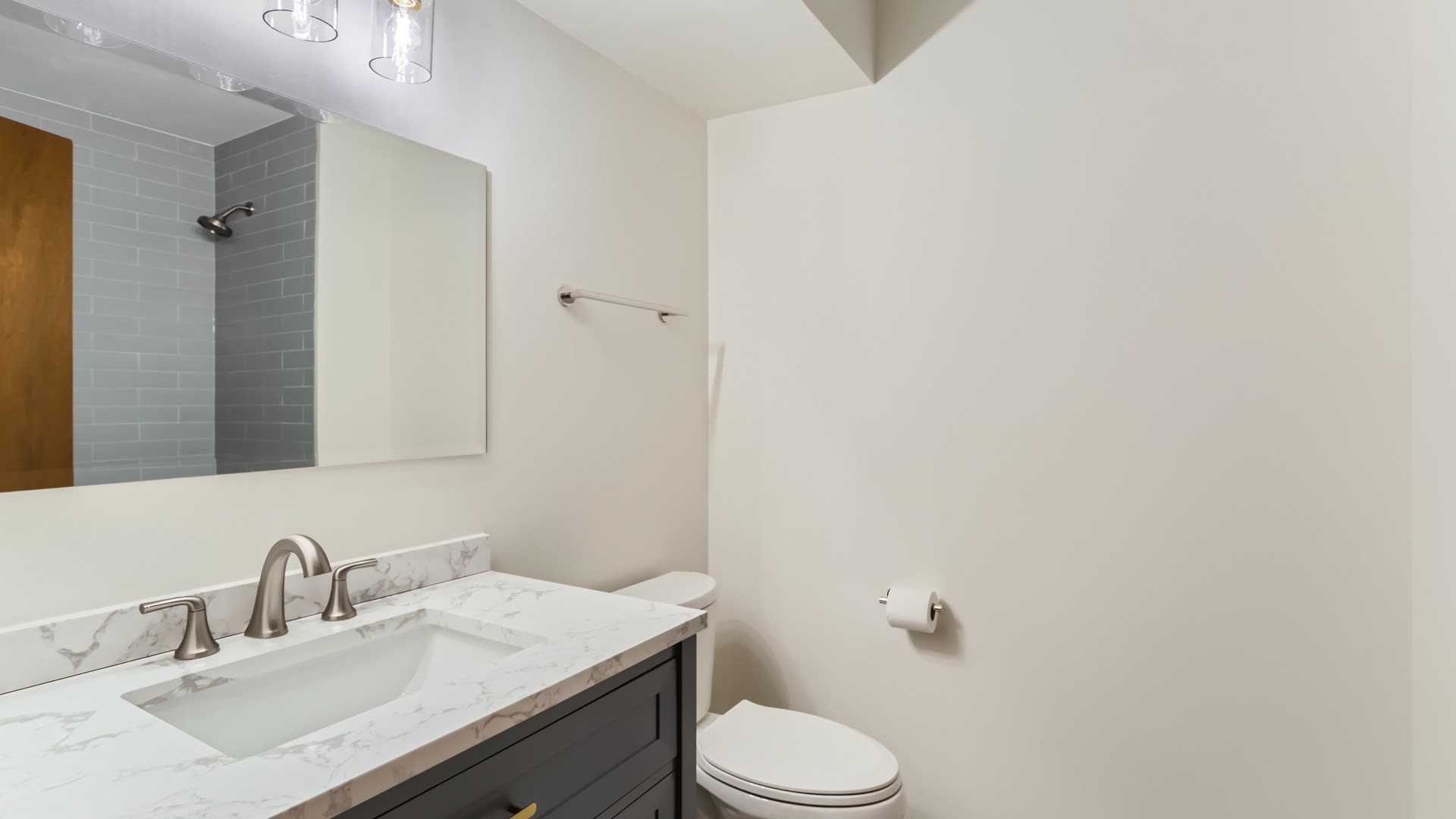 826 W Heritage Drive