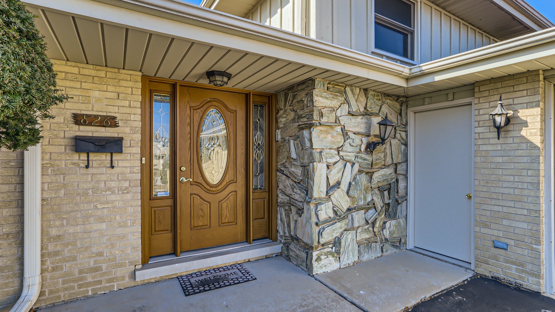 826 W Heritage Drive