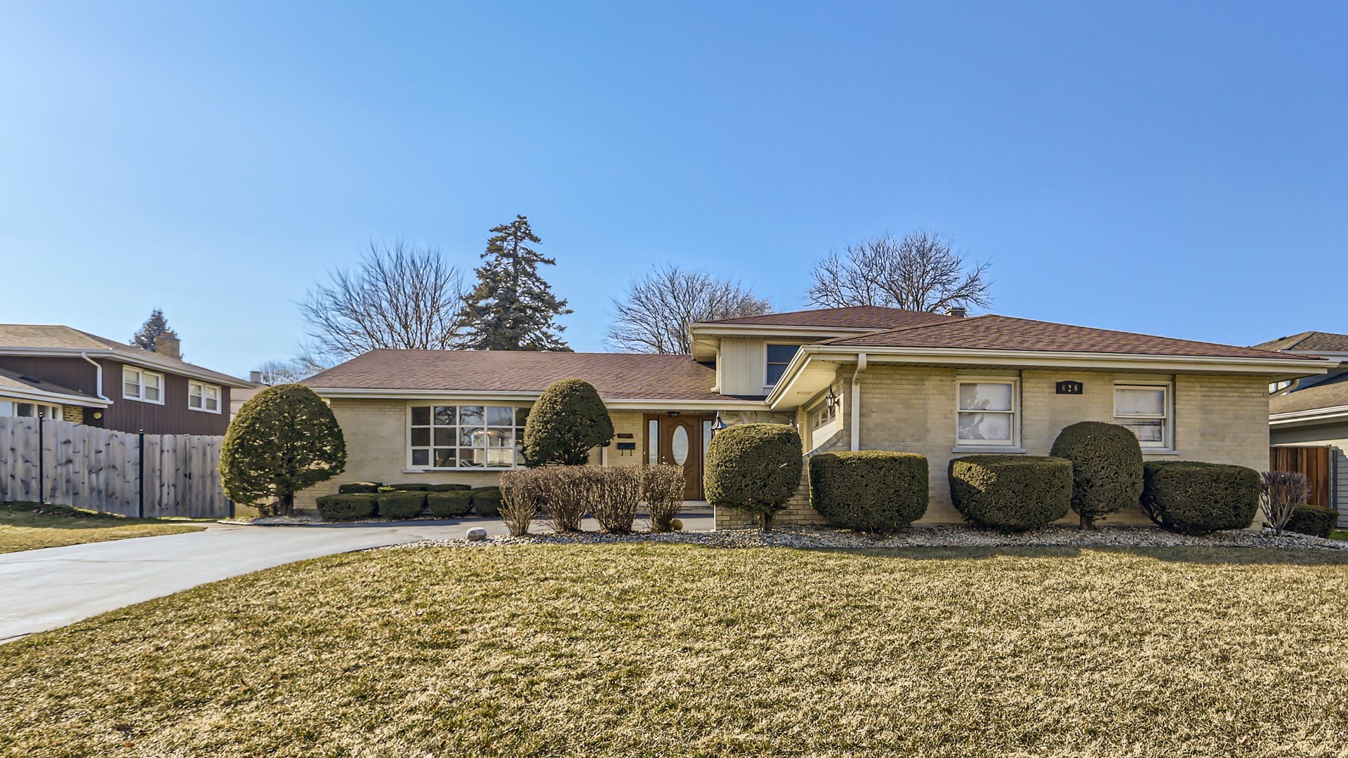 826 W Heritage Drive