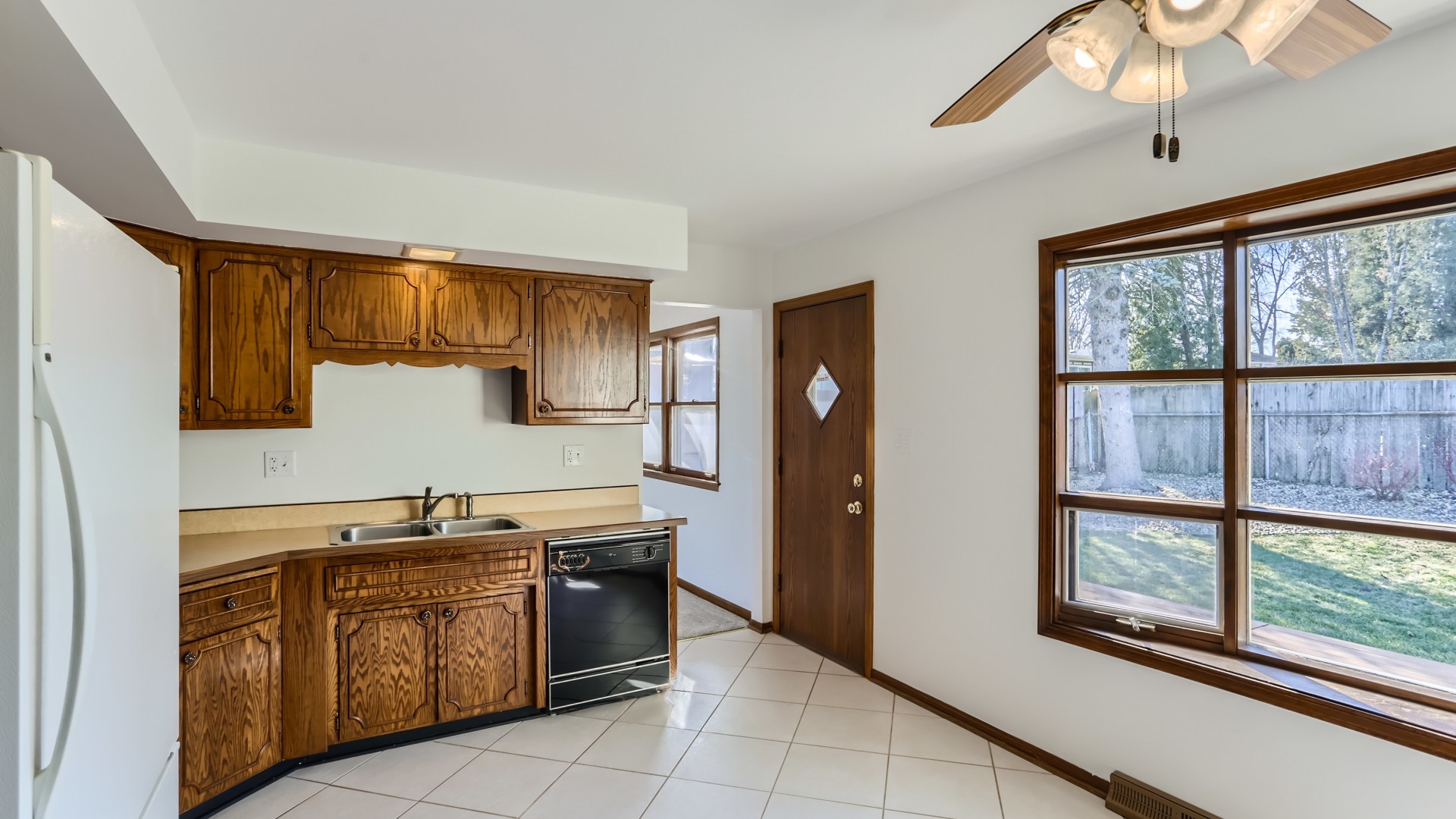 826 W Heritage Drive