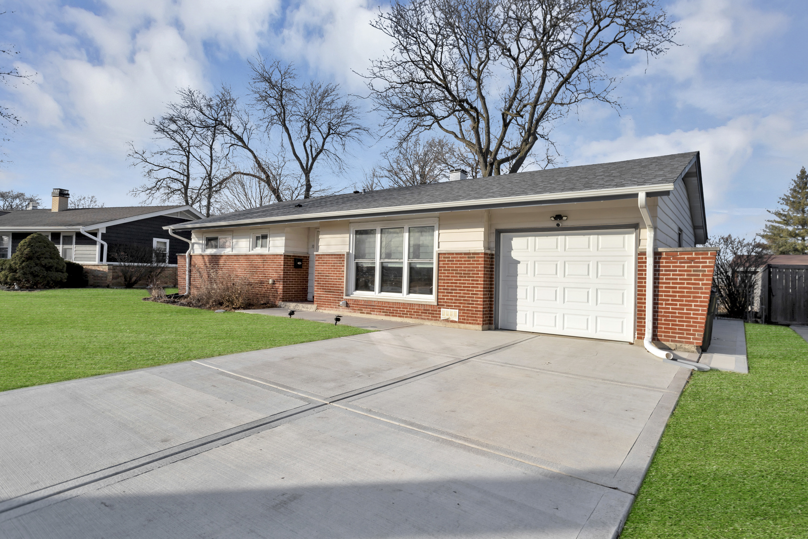 10 Woodcrest Lane
