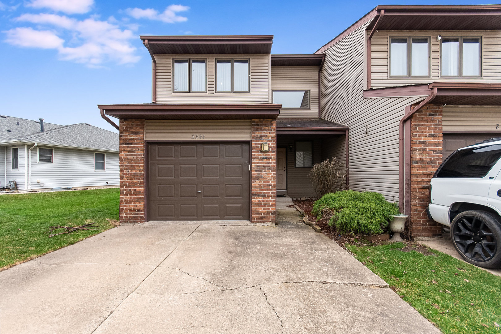 2501 Red Oak Trail