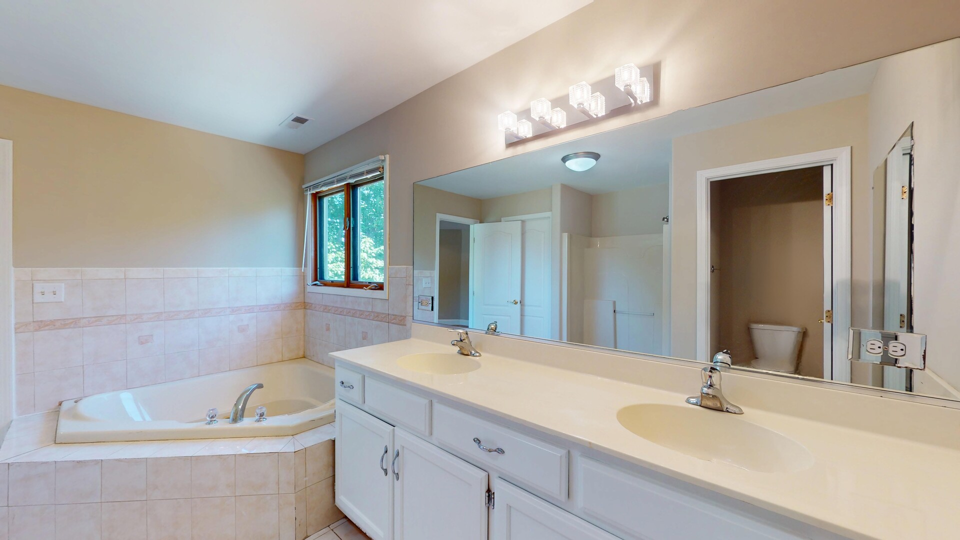 1305 Campbell Street