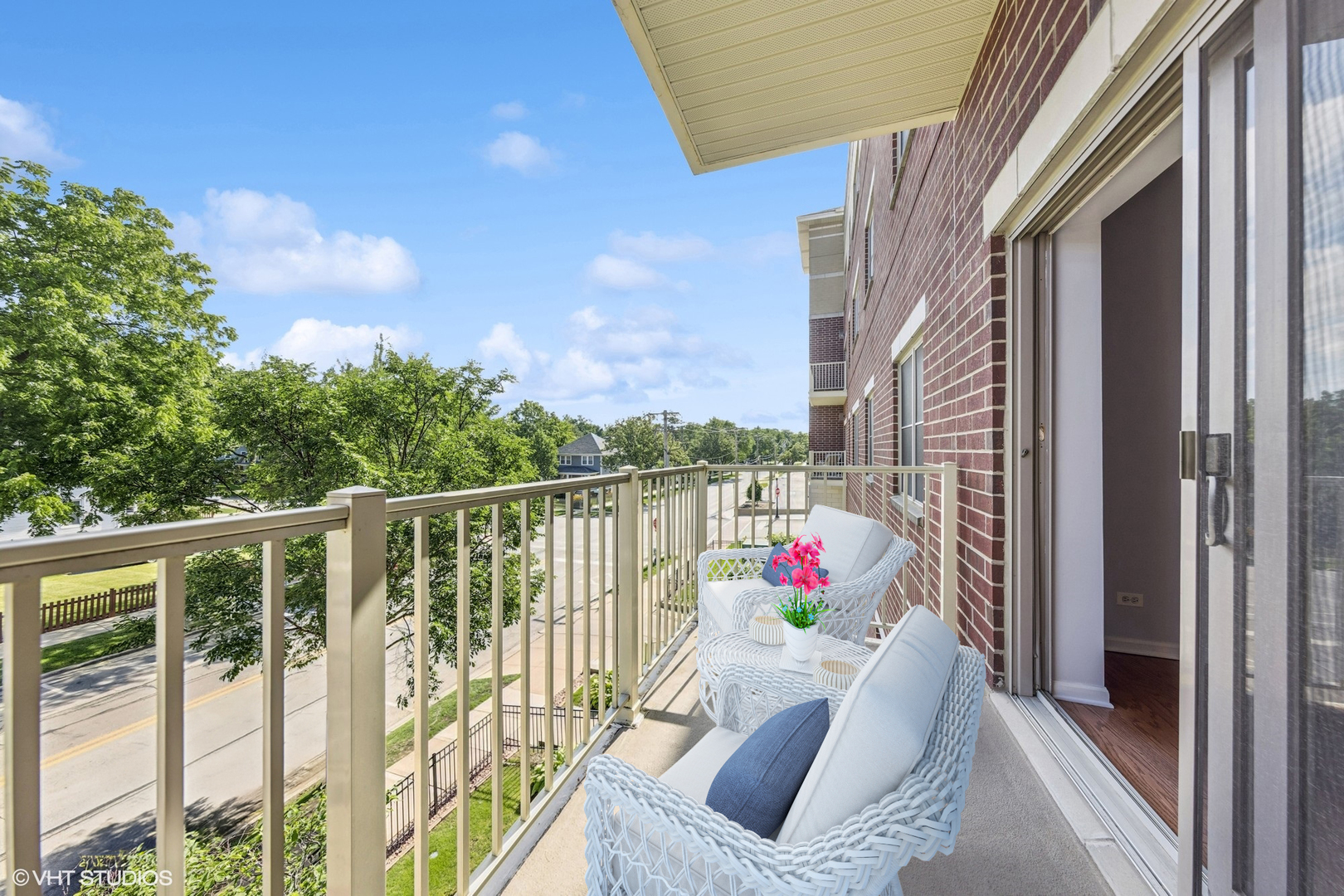 965 Rogers Street Unit: 202