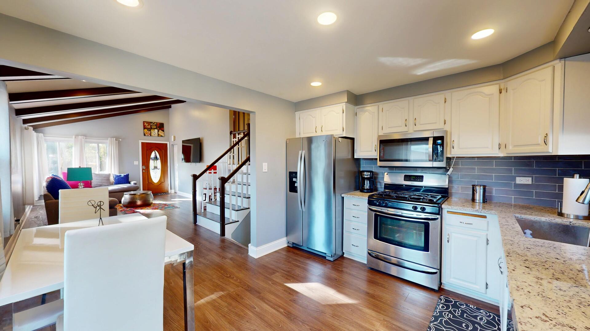 700 W Pleasant Avenue