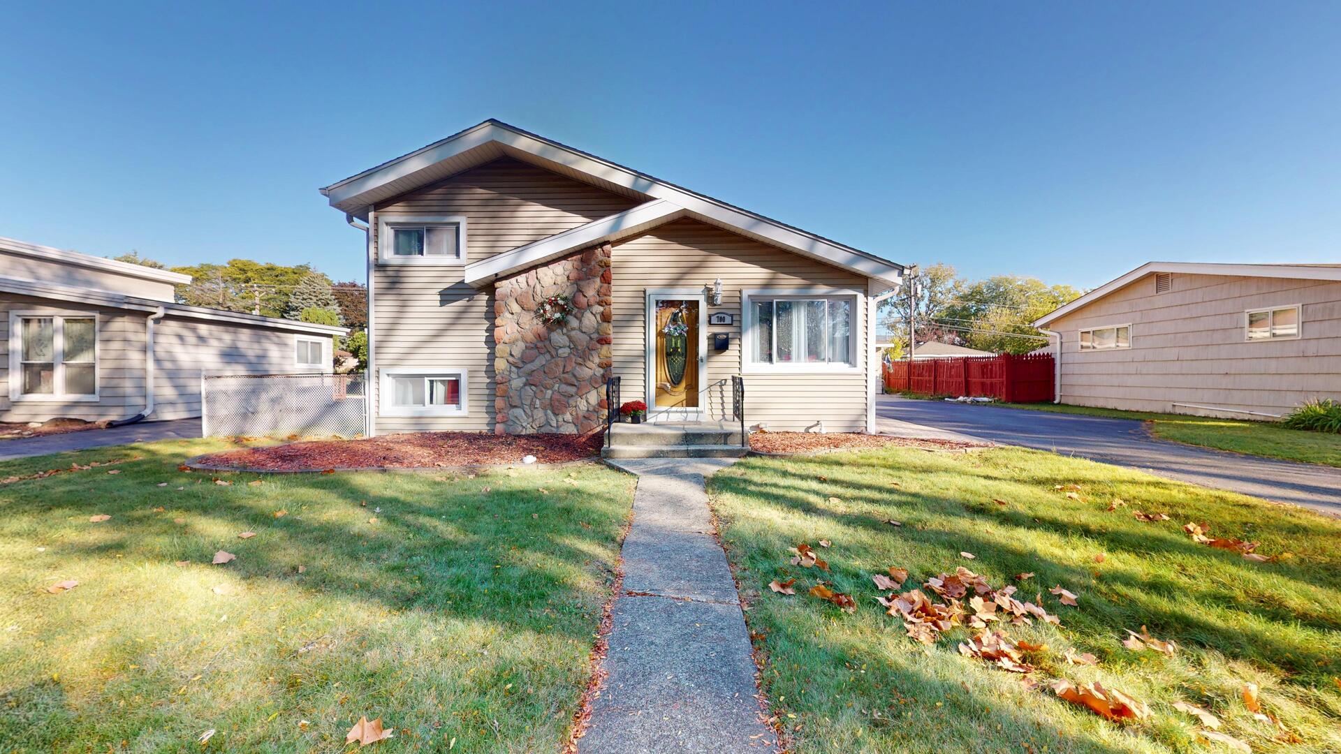 700 W Pleasant Avenue