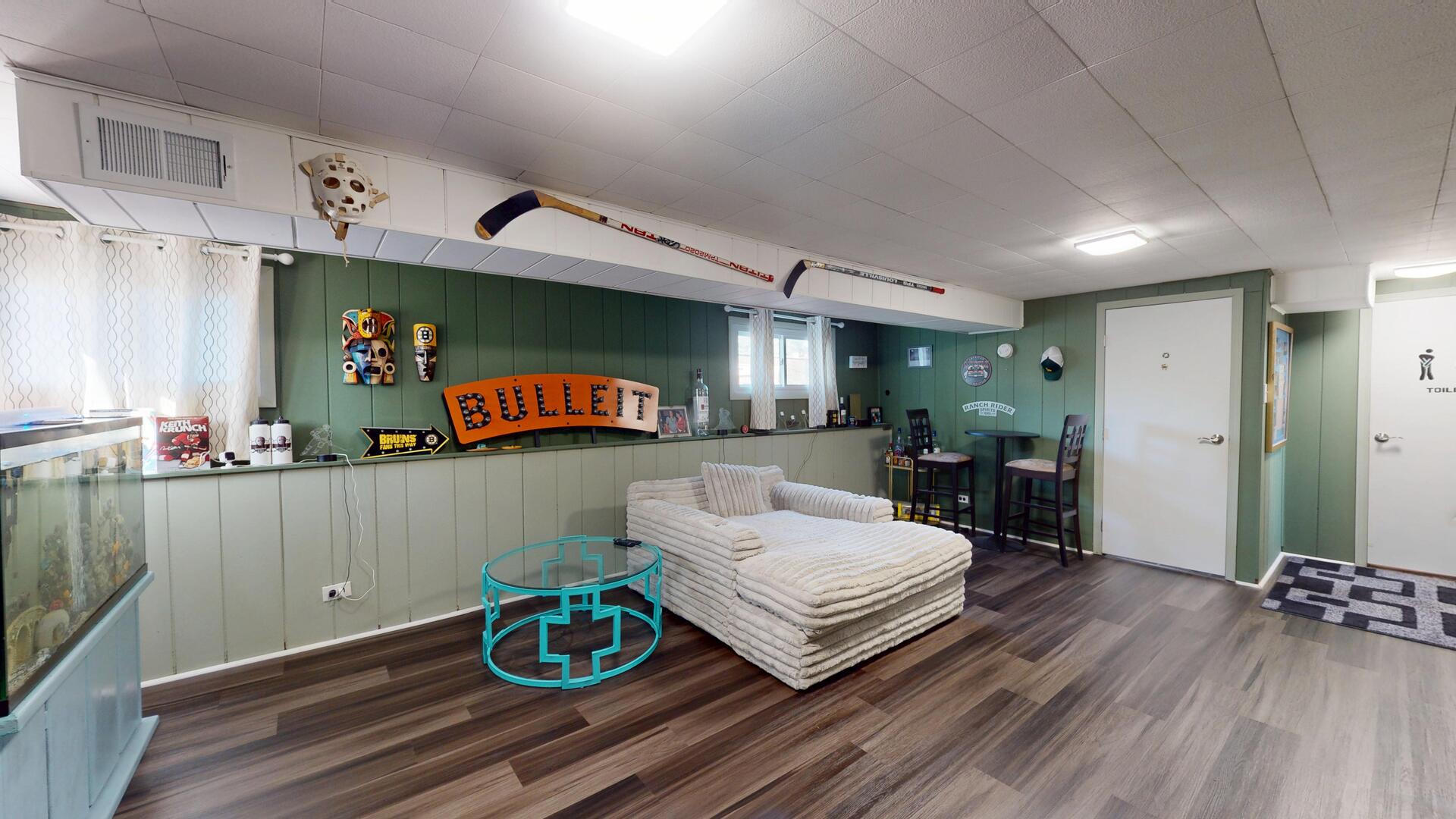 700 W Pleasant Avenue