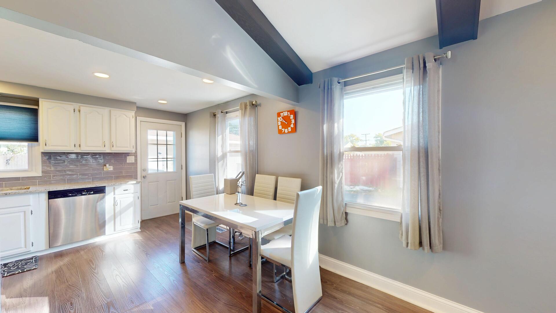 700 W Pleasant Avenue