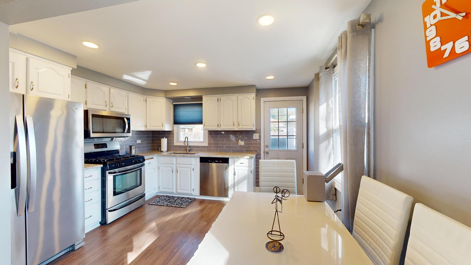 700 W Pleasant Avenue