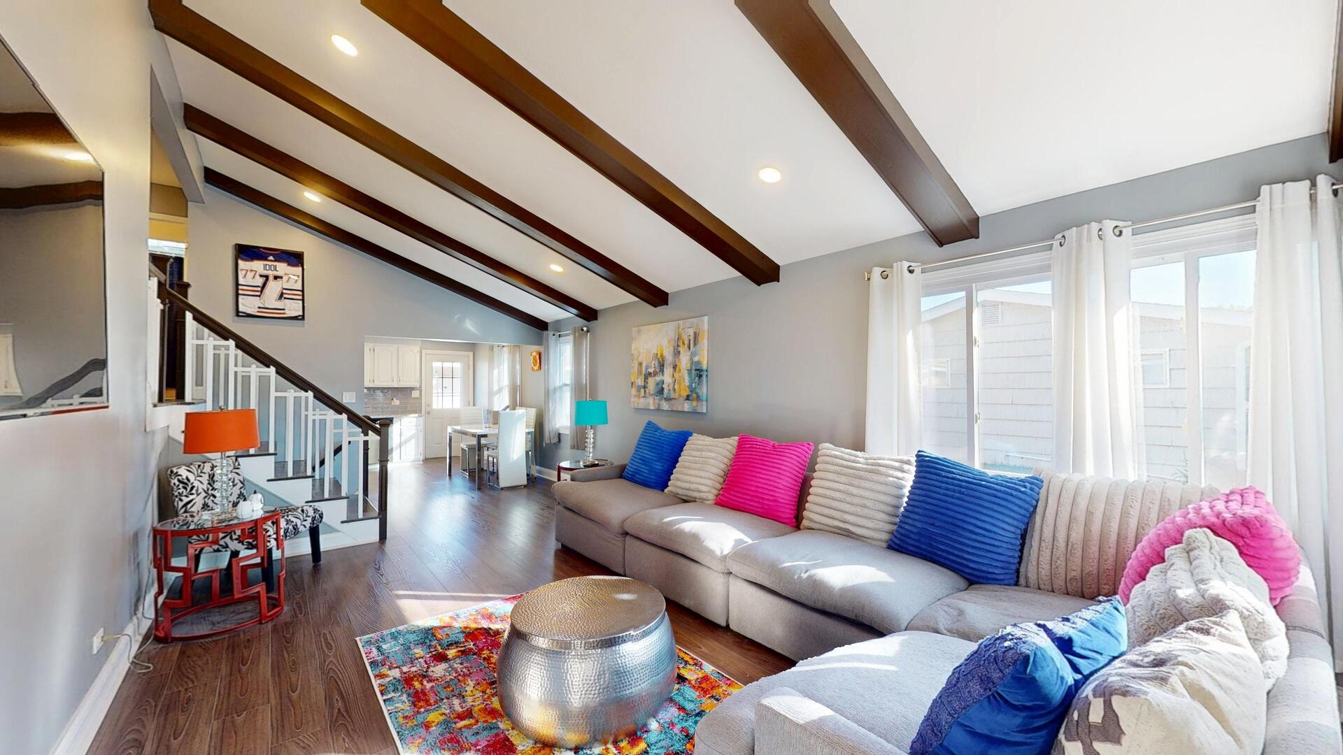 700 W Pleasant Avenue