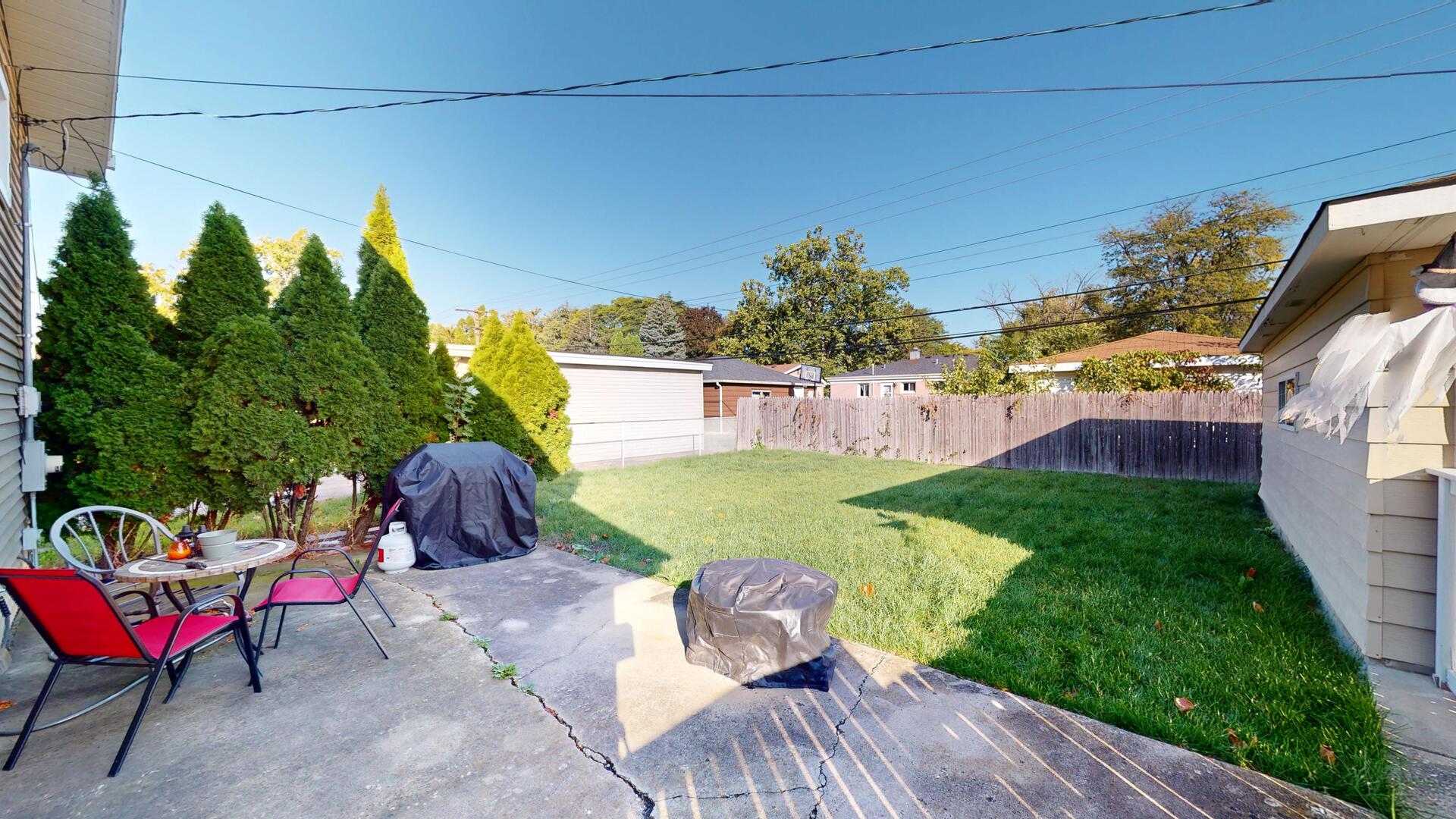 700 W Pleasant Avenue