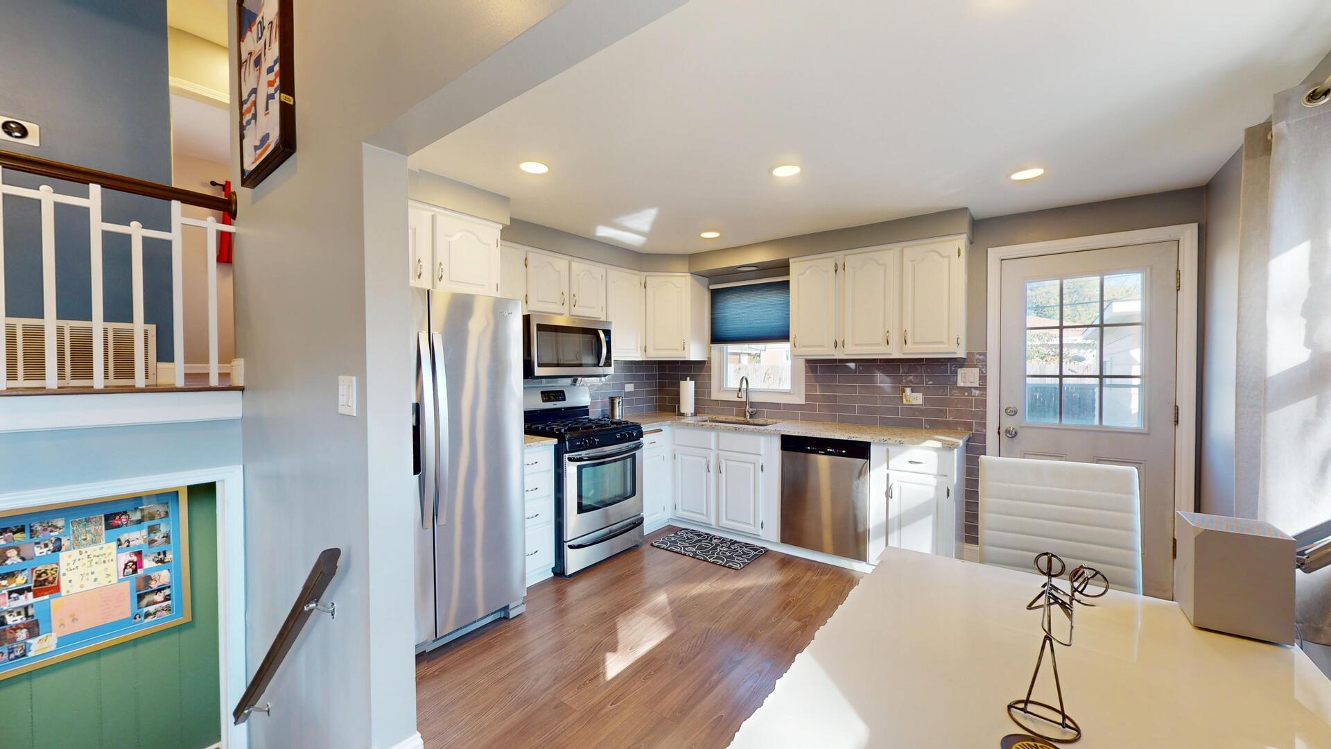 700 W Pleasant Avenue