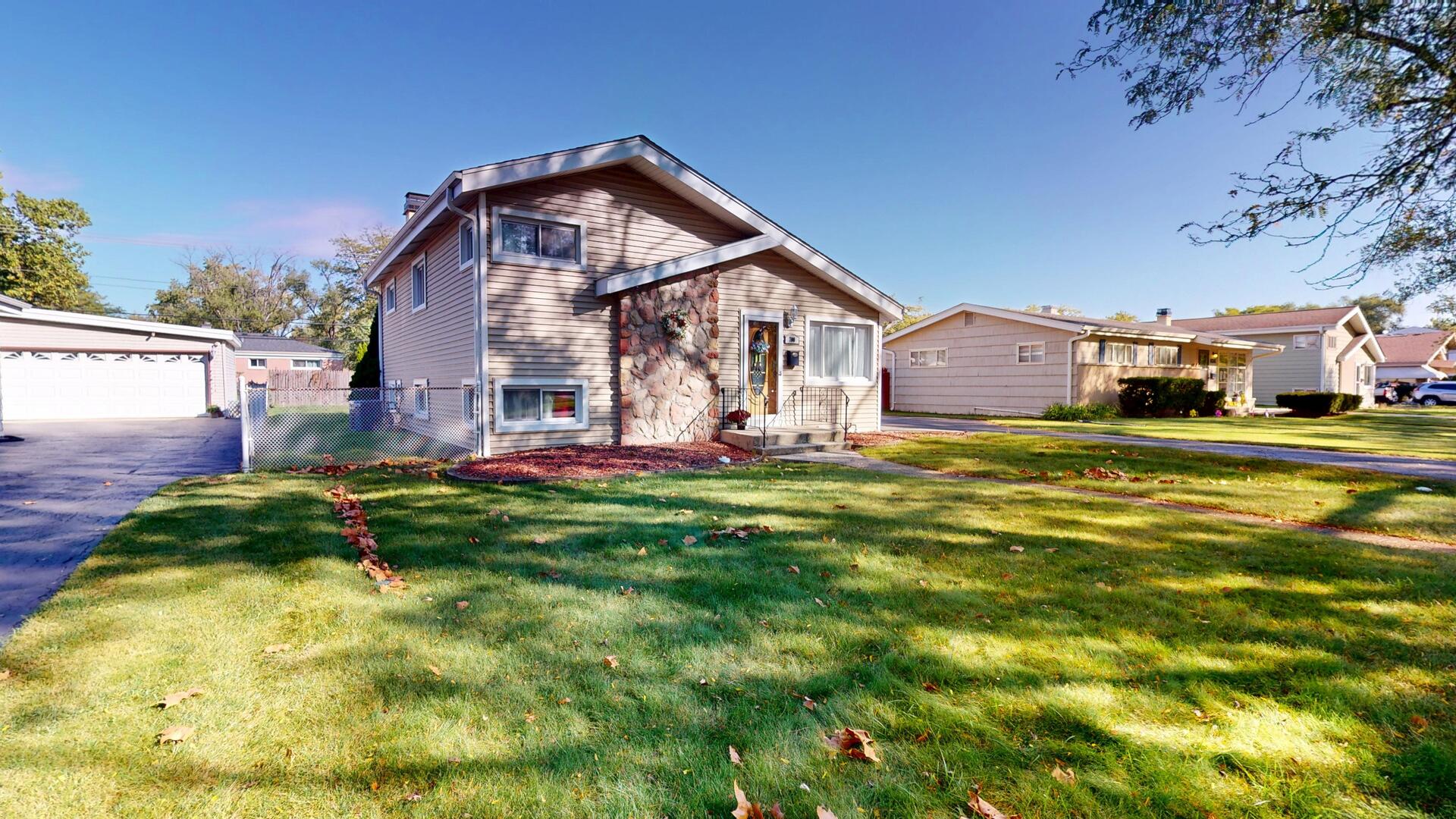 700 W Pleasant Avenue