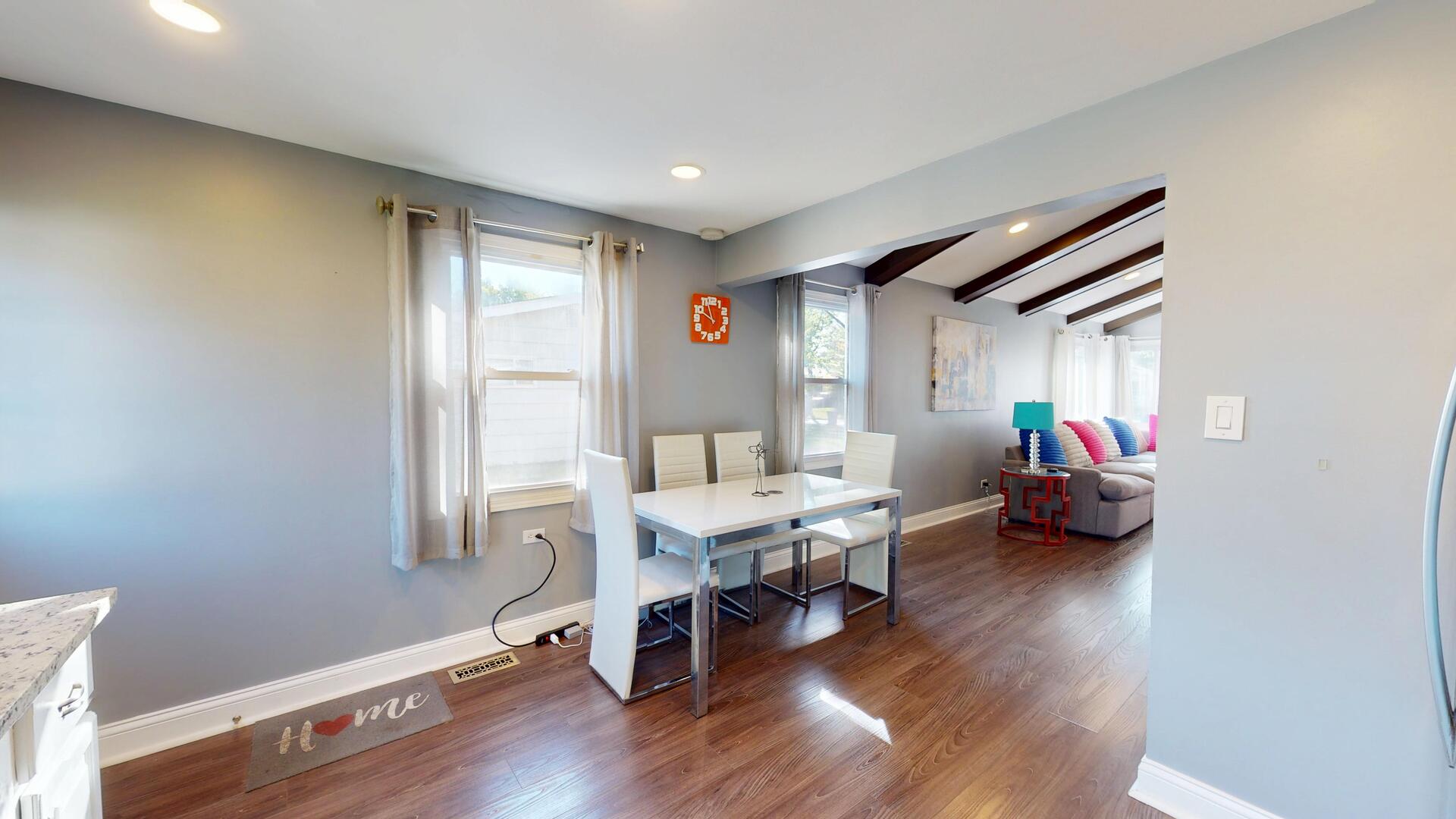 700 W Pleasant Avenue