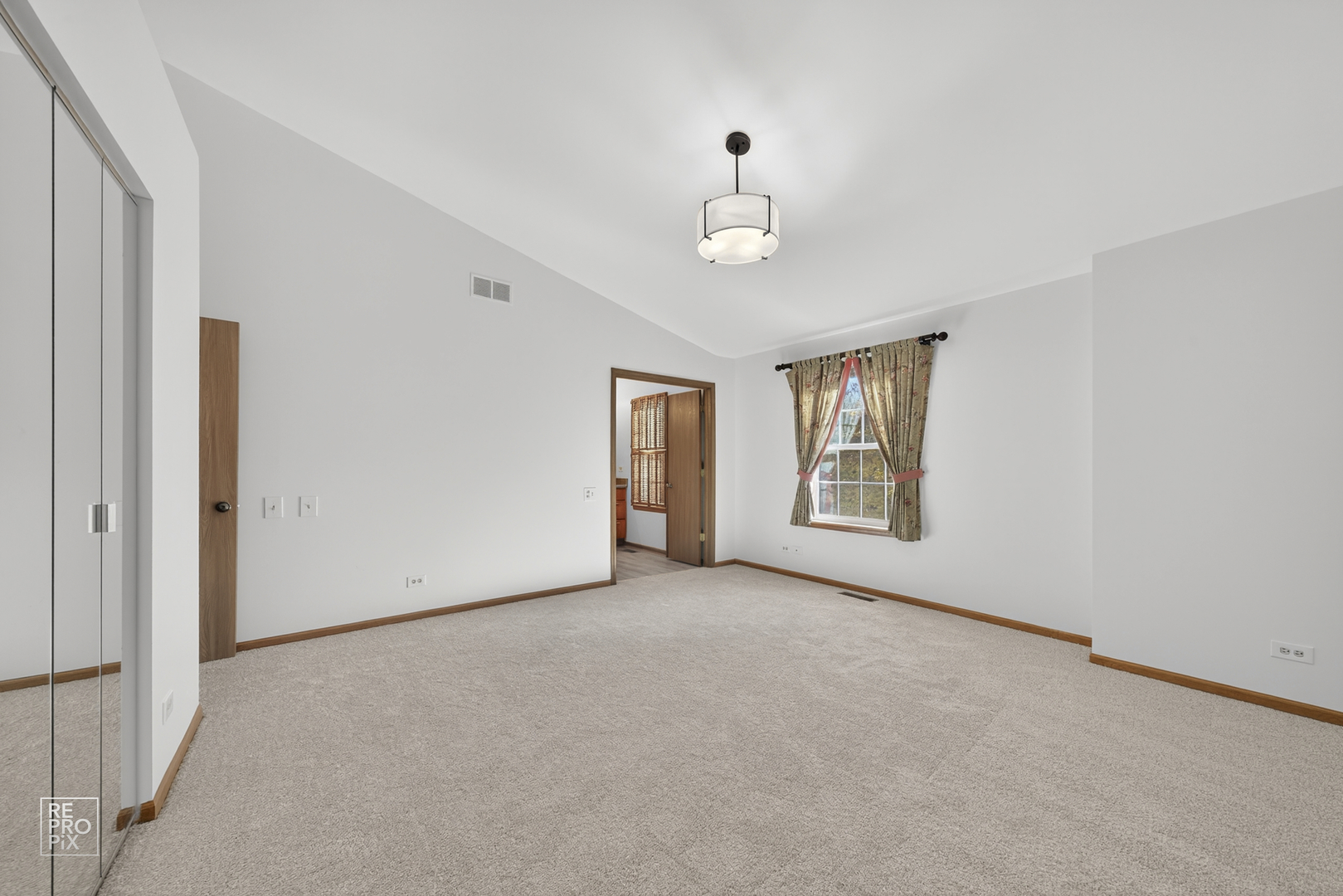 1884 Hastings Avenue