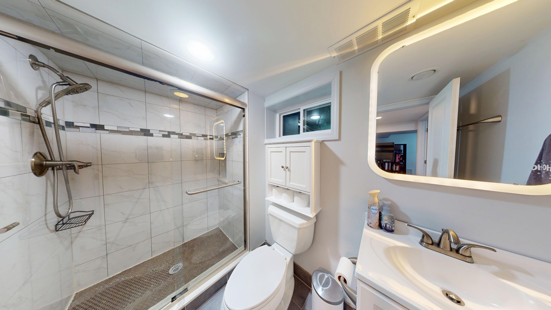 142 W Chicago Avenue