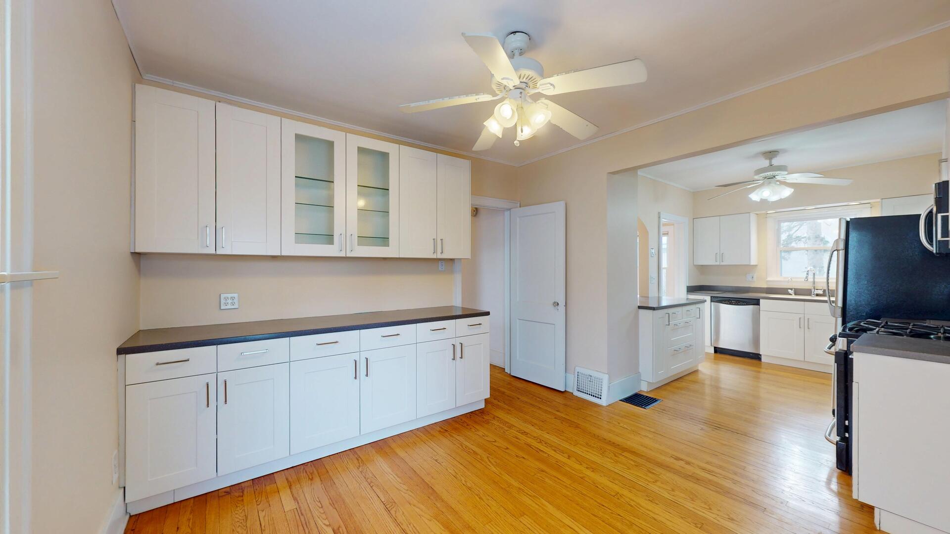 4512 Saratoga Avenue