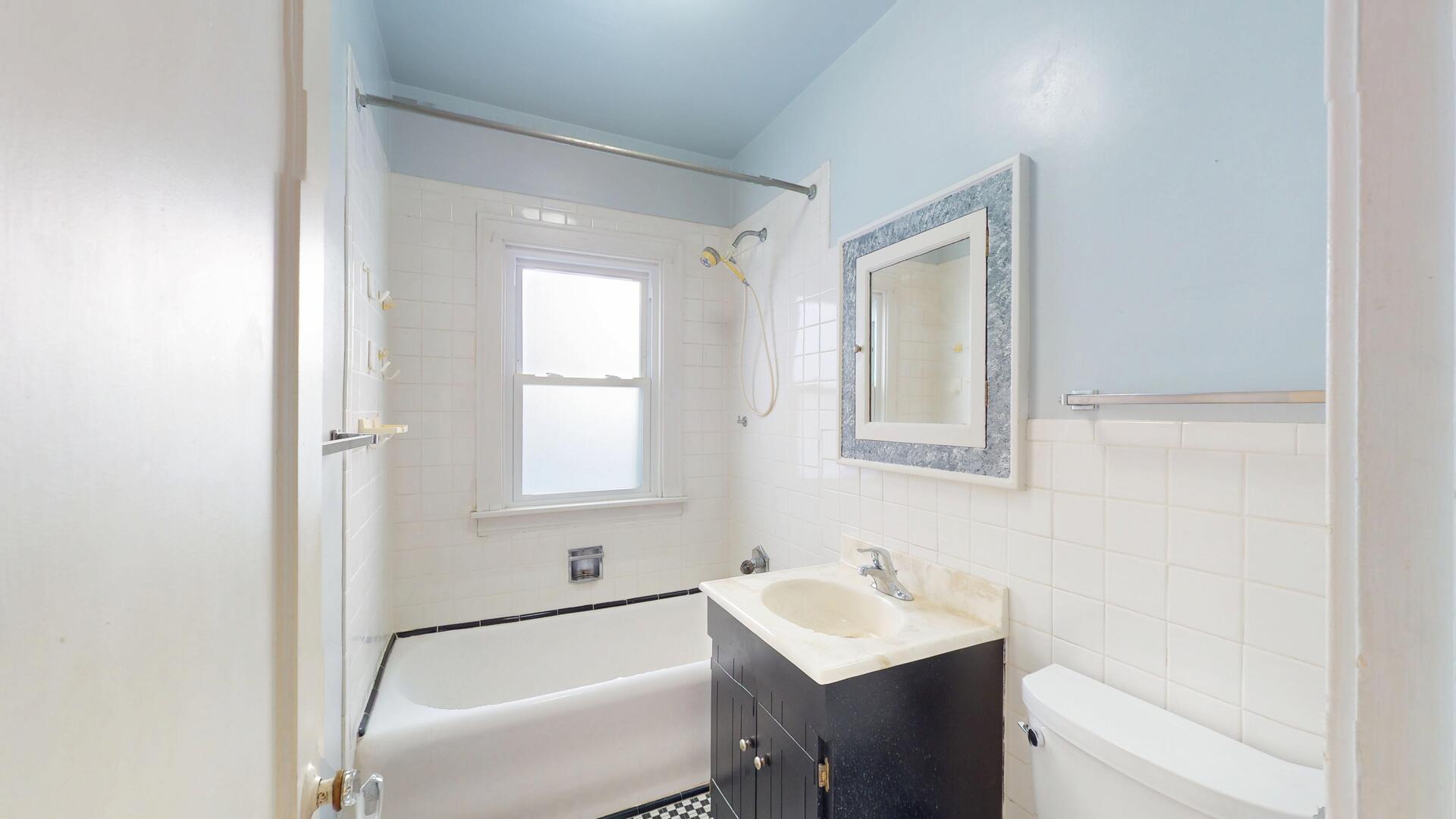 4512 Saratoga Avenue