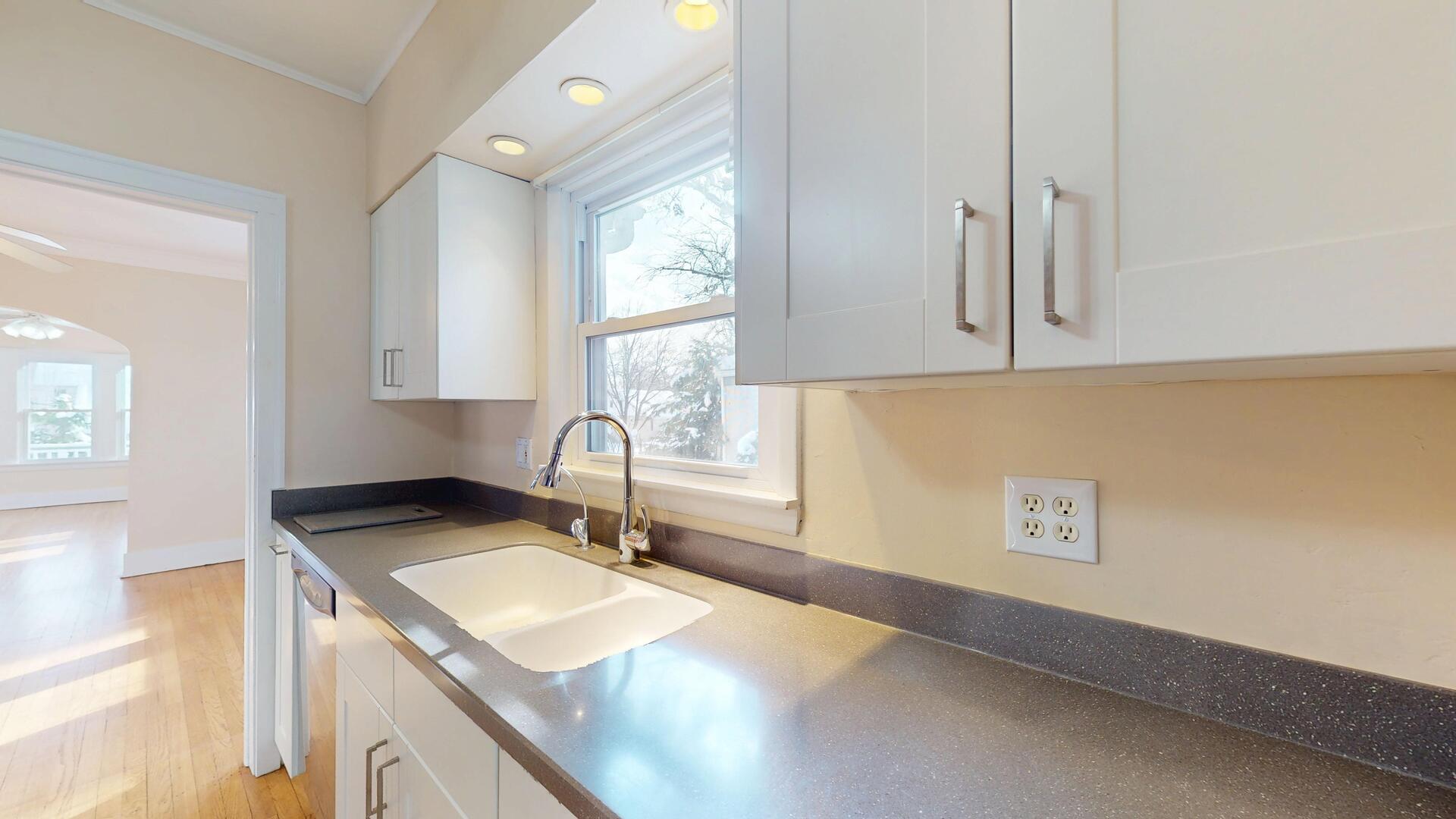 4512 Saratoga Avenue