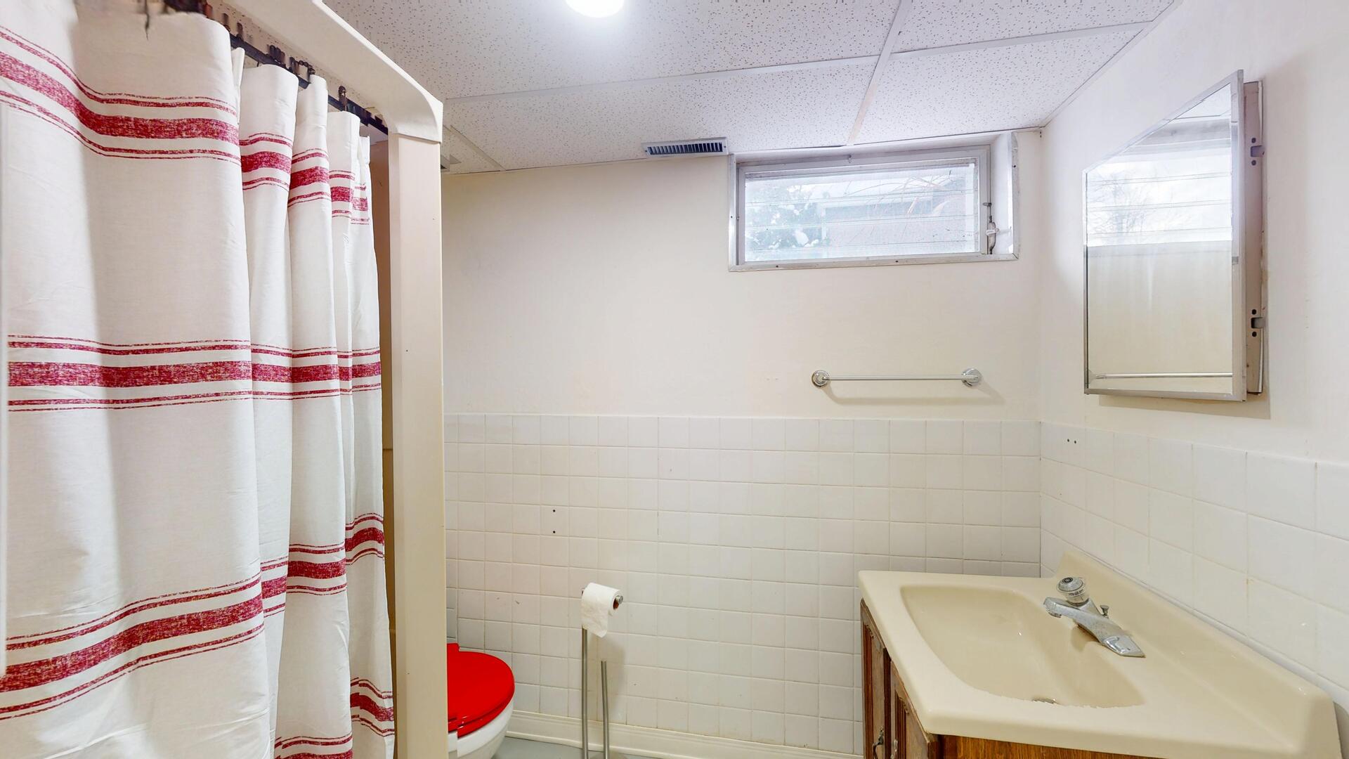 4512 Saratoga Avenue