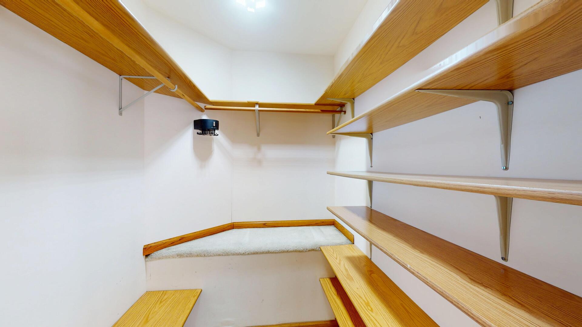 4512 Saratoga Avenue