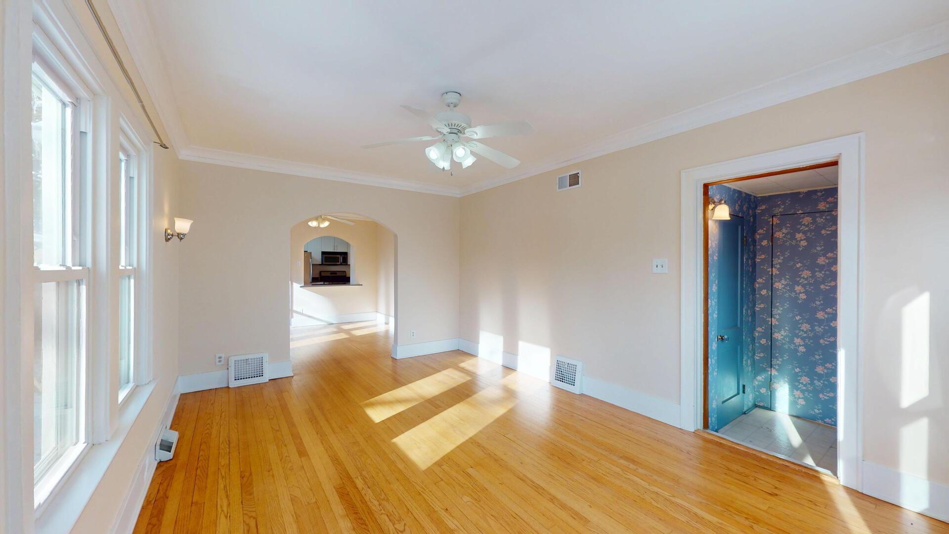 4512 Saratoga Avenue