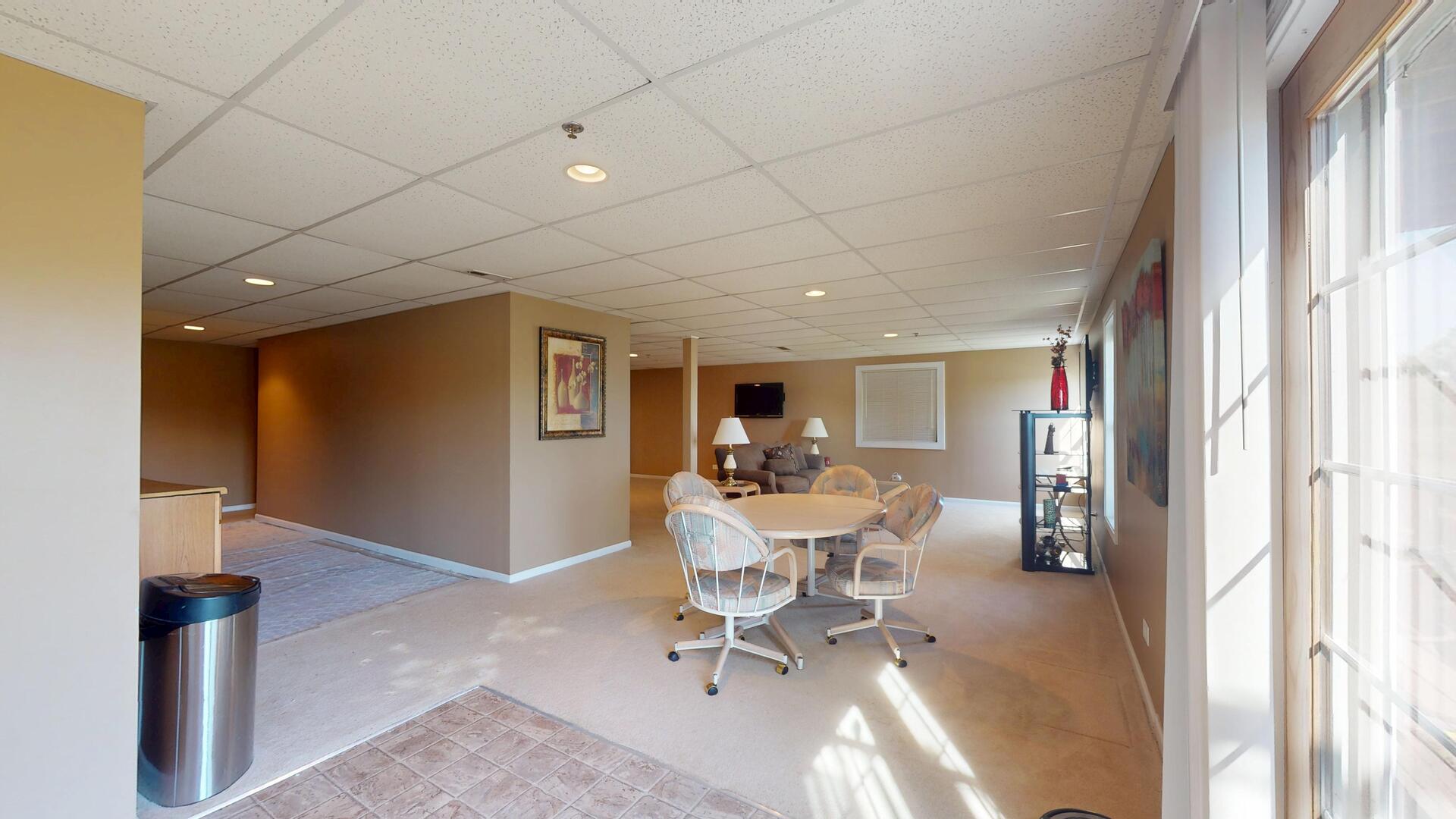 1147 Hampton Lane