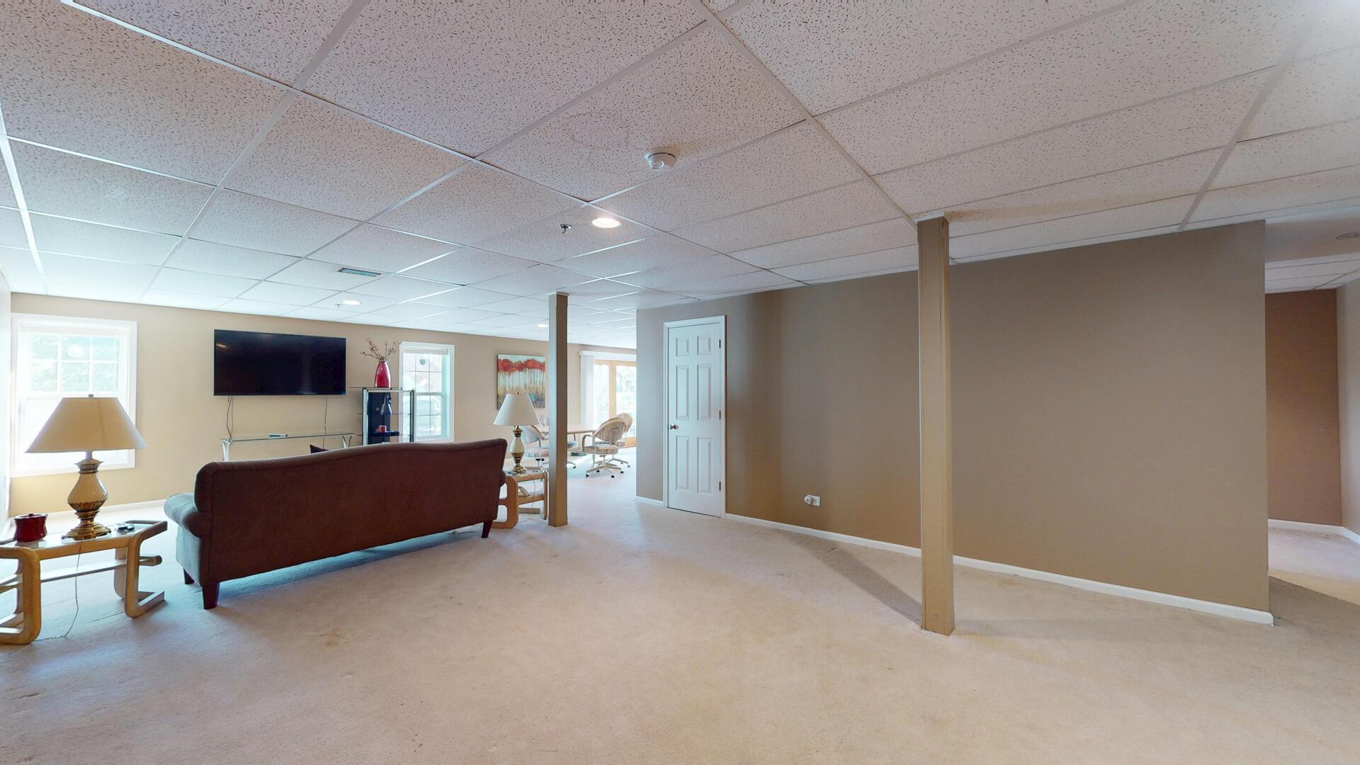 1147 Hampton Lane