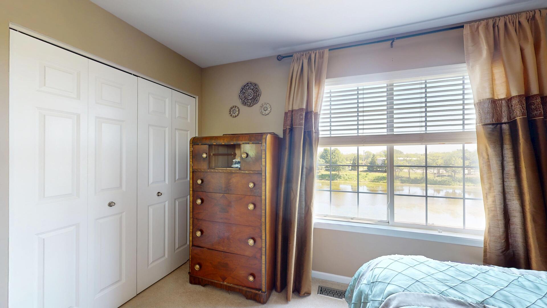 1147 Hampton Lane