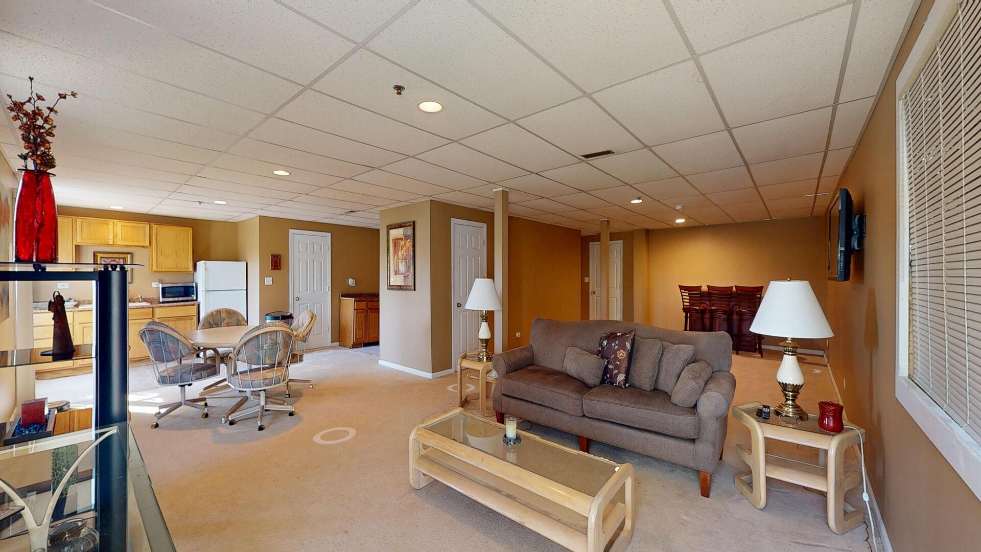1147 Hampton Lane
