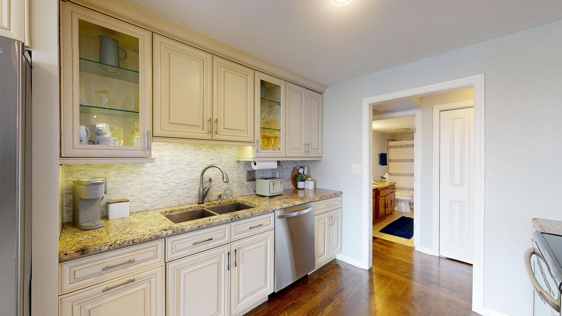 9560 Gross Point Road Unit: 404B